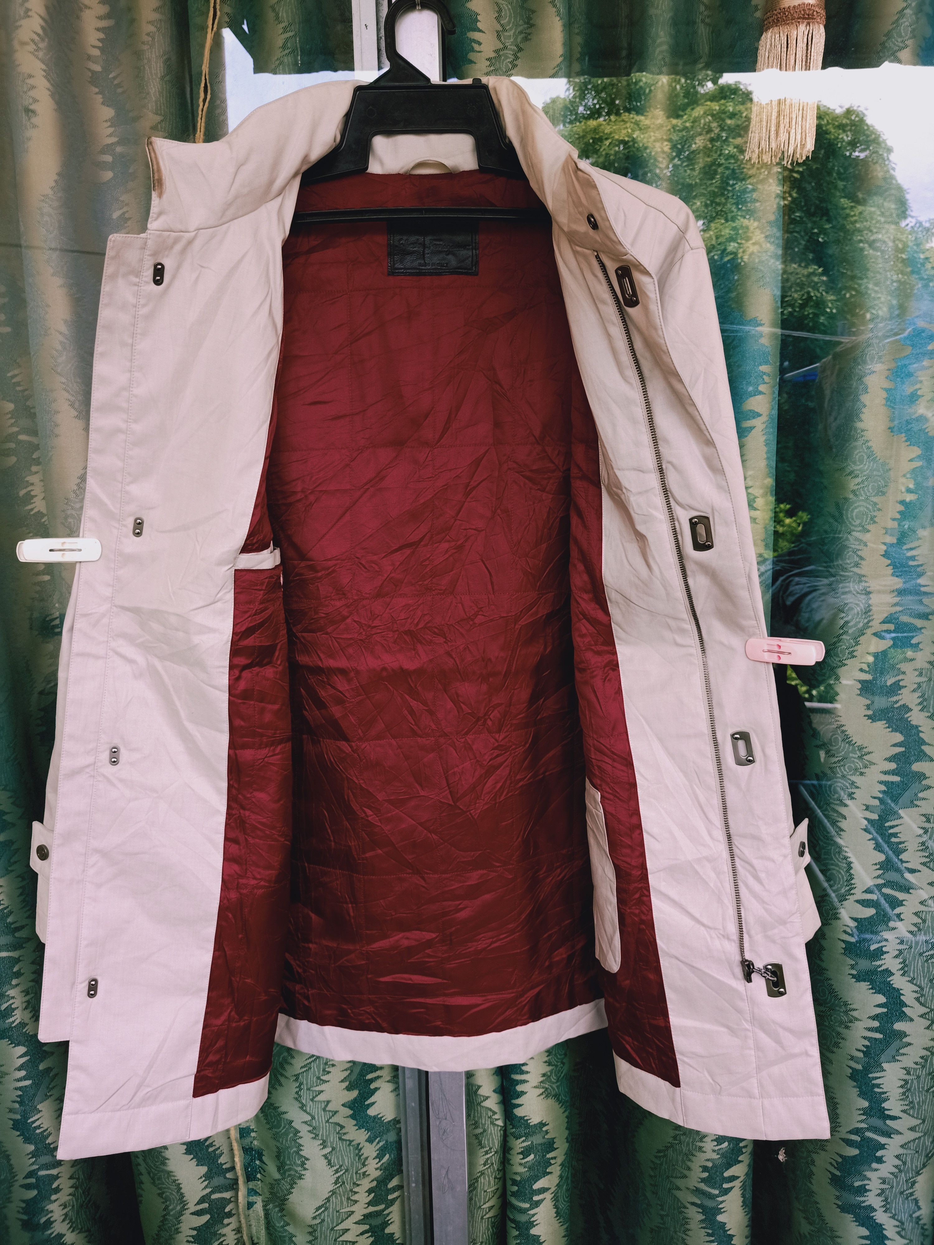 Salvatore Ferragamo Salvatore Ferragamo Gancini Button Trench coat made in Italy Size US L / EU 52-54 / 3 - 2 Thumbnail