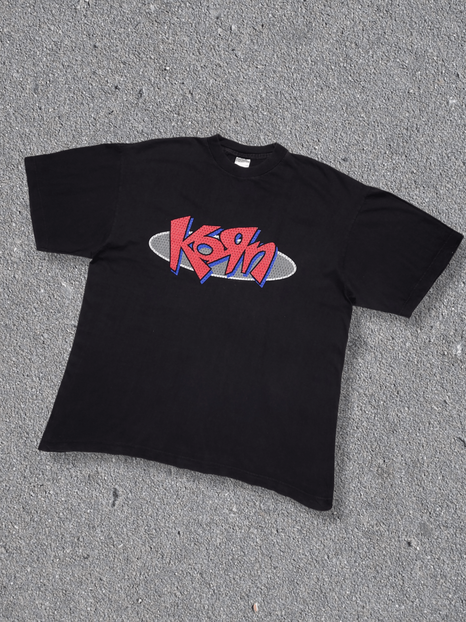 90s Korn
“ISSUES” ロックT コーン ヴィンテージ 古着 Vintage 90's KORN band washed fade