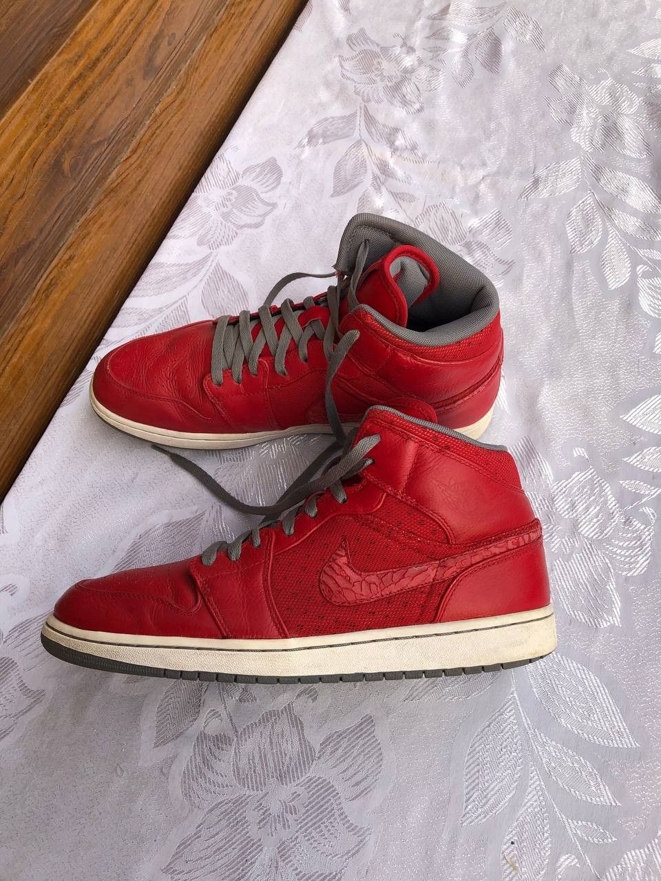 Jordan Brand Nike Air Jordan Size US 11.5 / EU 44-45 - 1 Thumbnail
