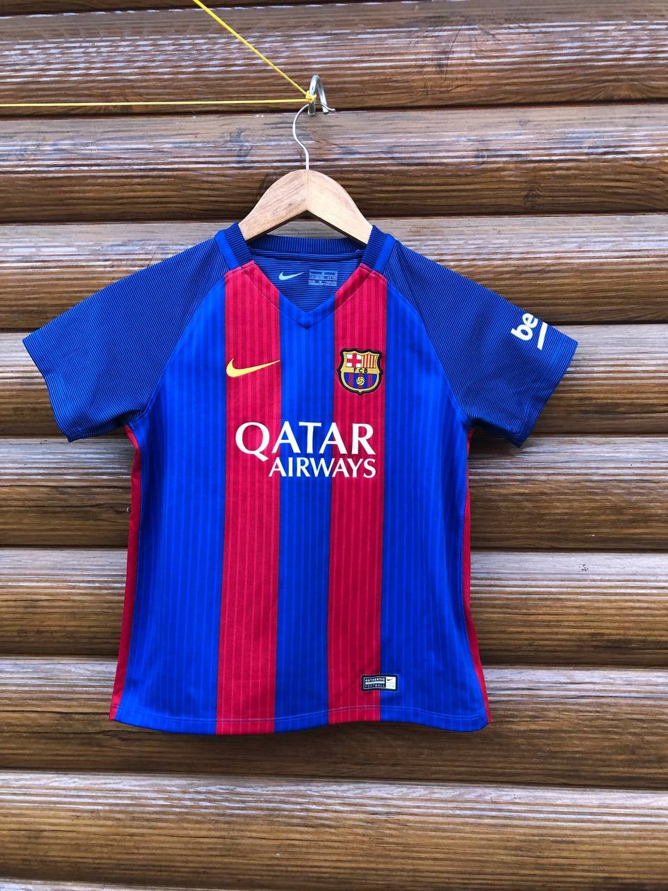 Other BARCELONA HOME FOOTBALL SHIRT JERSEY NIKE KIDS Size US S / EU 44-46 / 1 - 1 Thumbnail
