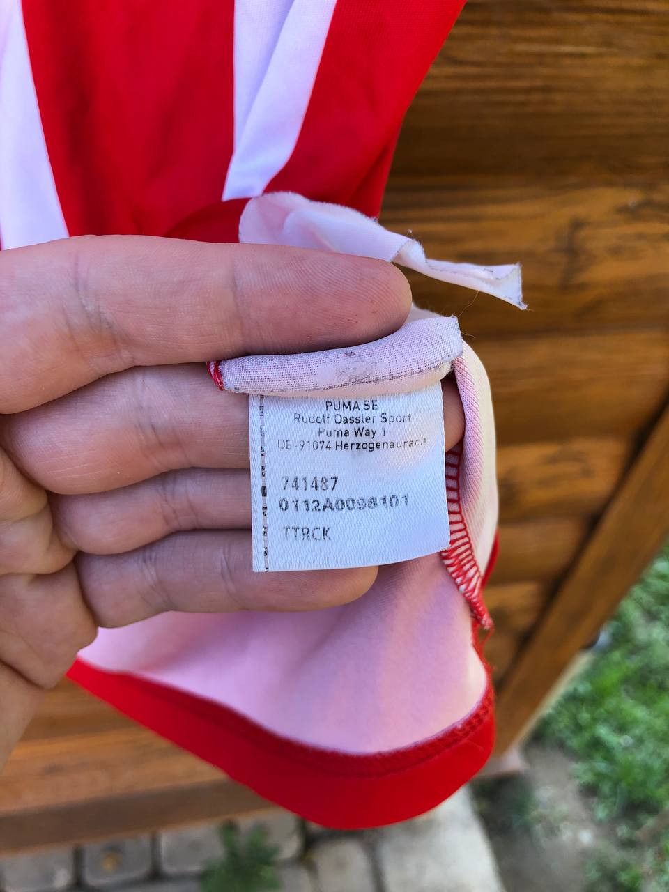 Other OLYMPIACOS HOME FOOTBALL SHIRT SOCCER JERSEY PUMA Size US L / EU 52-54 / 3 - 5 Thumbnail