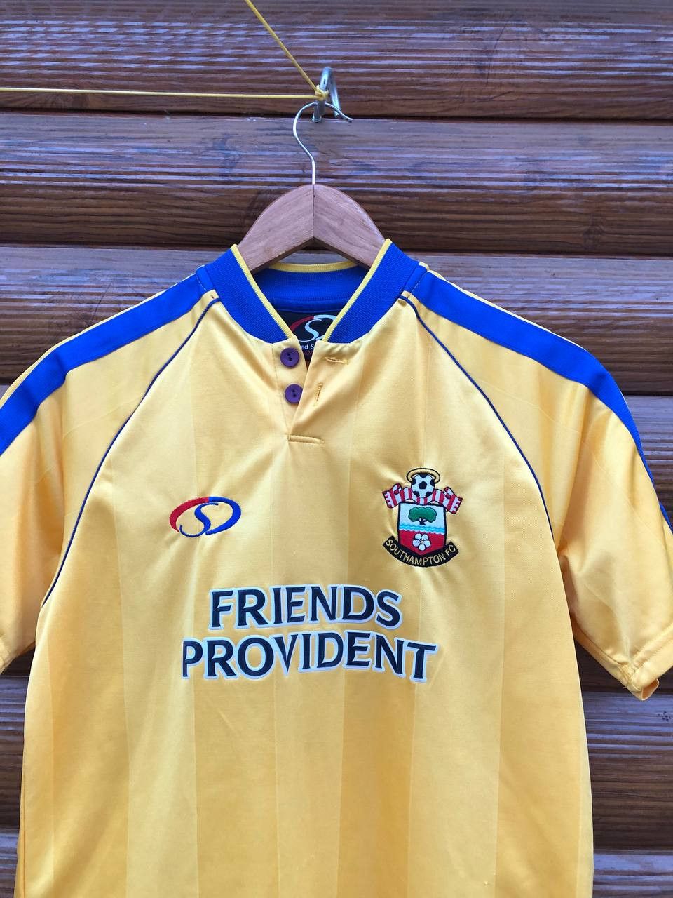Other Kids Southampton Home 2003/04 Friends Provident Jersey Size US S / EU 44-46 / 1 - 2 Thumbnail