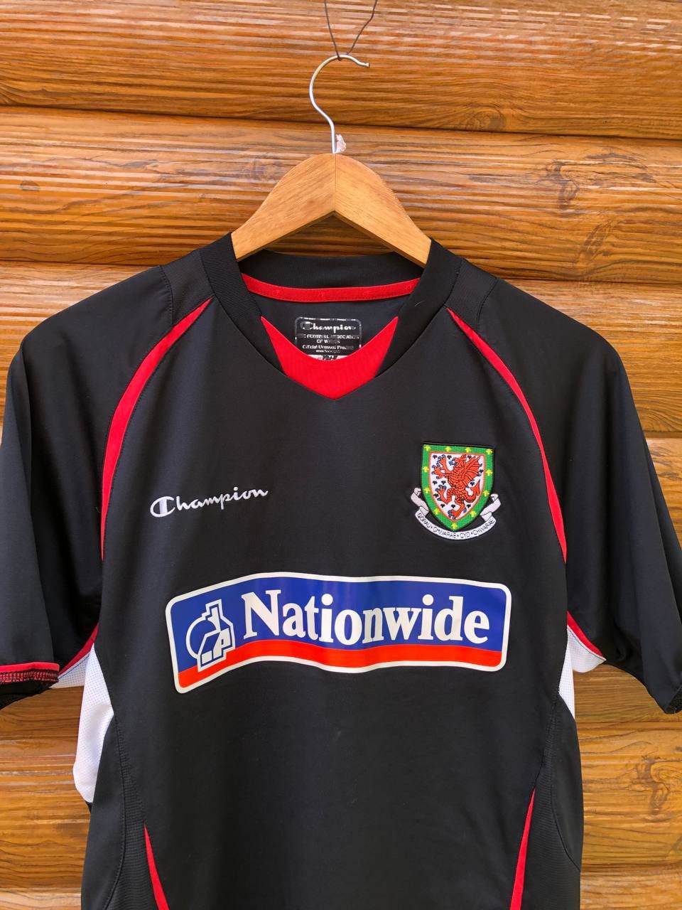 Champion × Vintage Wales National Team 2008 2009 Home Football Jersey Size US S / EU 44-46 / 1 - 2 Thumbnail