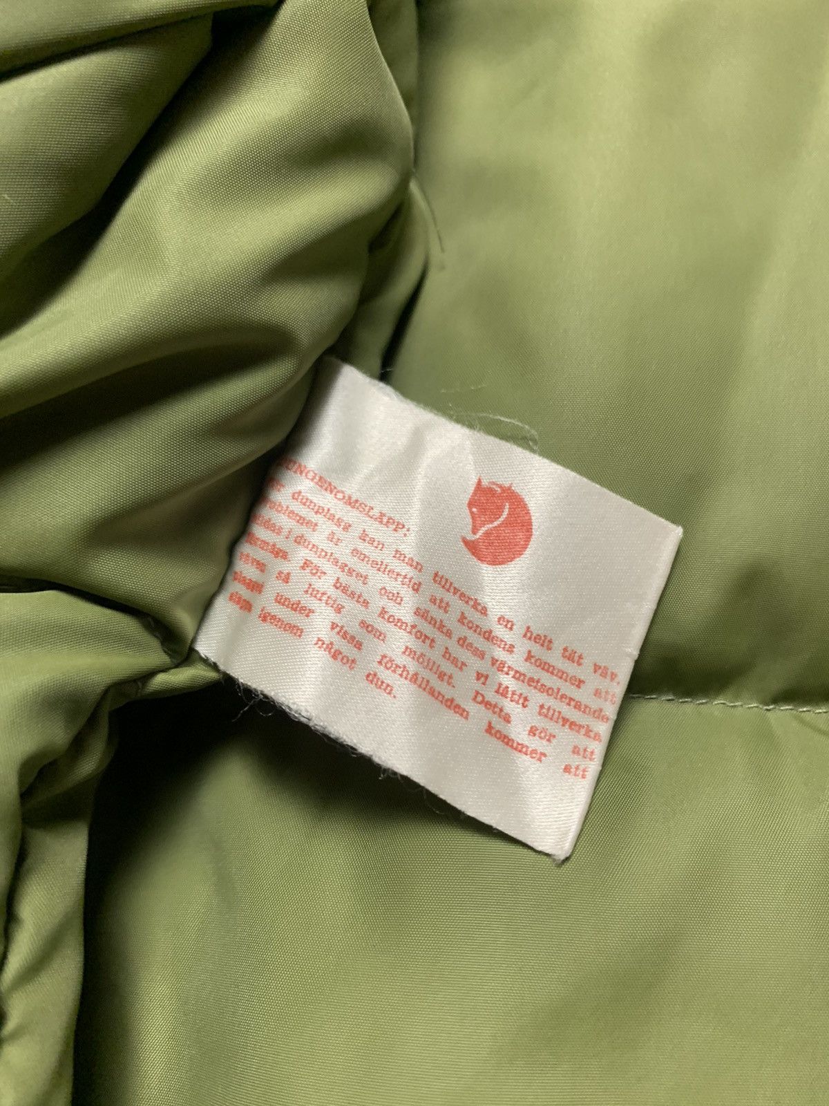 Fjallraven Vintage Down jacket Fjall raven parka logo rare size M Size US M / EU 48-50 / 2 - 6 Thumbnail
