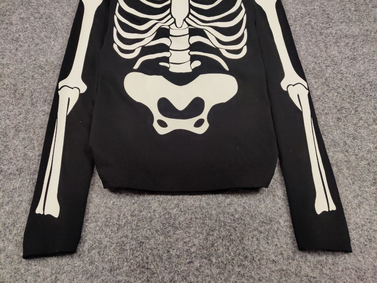 Japanese Brand Vintage Skeleton Phosphoric Print Long Sleeve sweatshirt Size US S / EU 44-46 / 1 - 9 Thumbnail