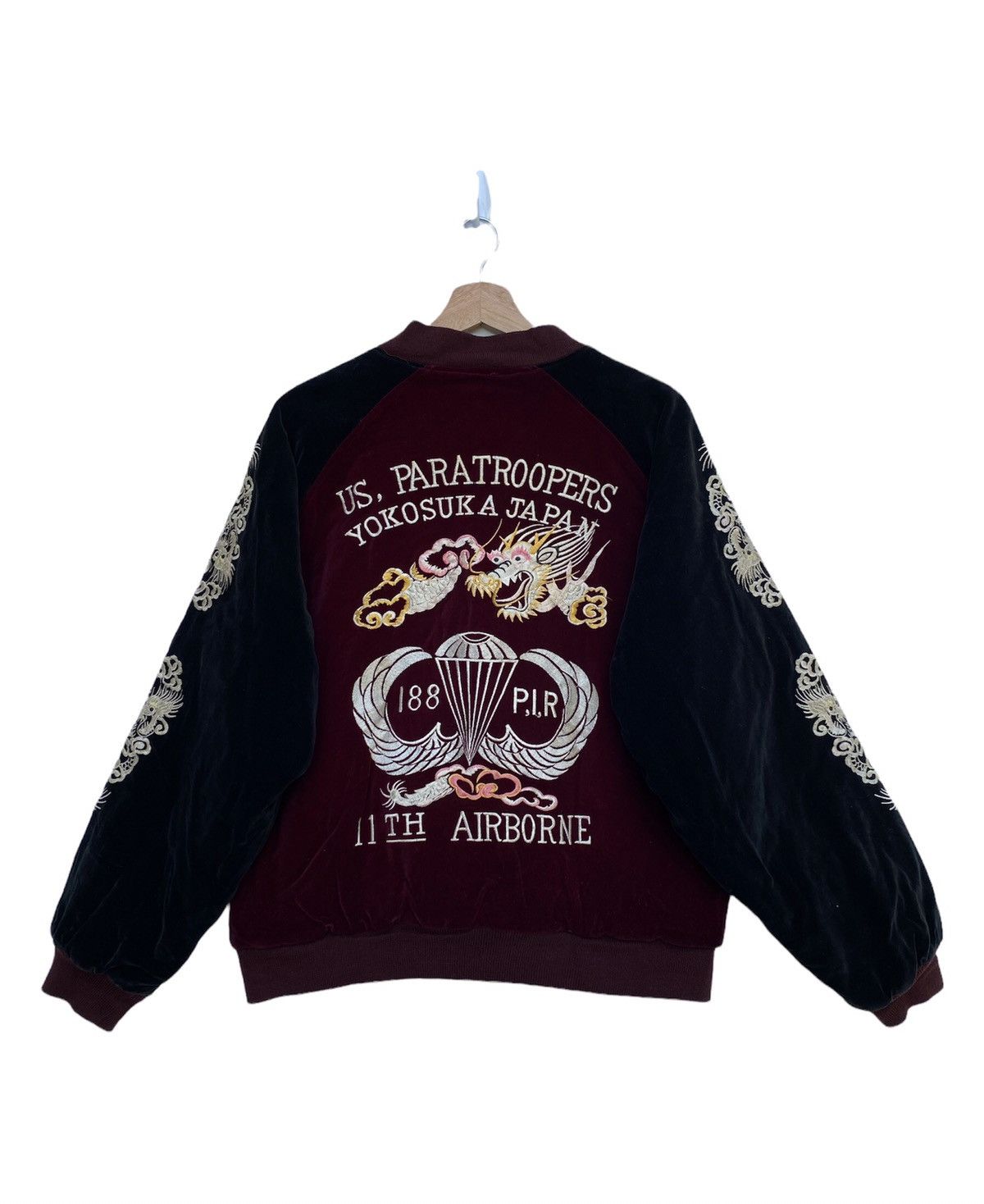 Toyo Enterprises VINTAGE SUKAJAN VELVET JACKET US PARATROOPERS 11TH AIRBONE Size US L / EU 52-54 / 3 - 1 Thumbnail