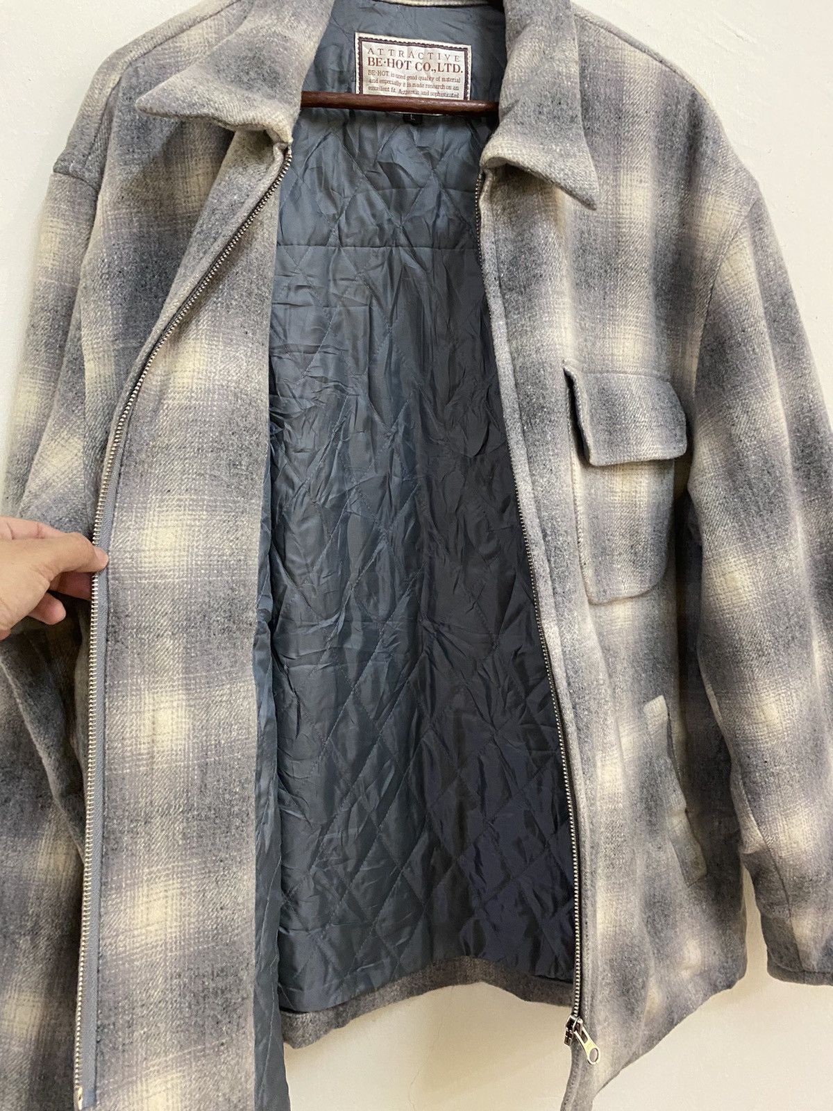 Flannel × Japanese Brand × Vintage Vintage Japanese Brand Be-Hot Wool Flannel Zip Jacket Size US L / EU 52-54 / 3 - 4 Thumbnail