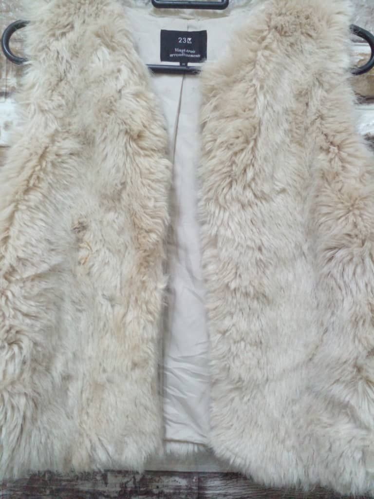 VESTS FUR 23. (CJ7)