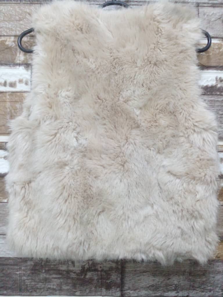 VESTS FUR 23. (CJ7)