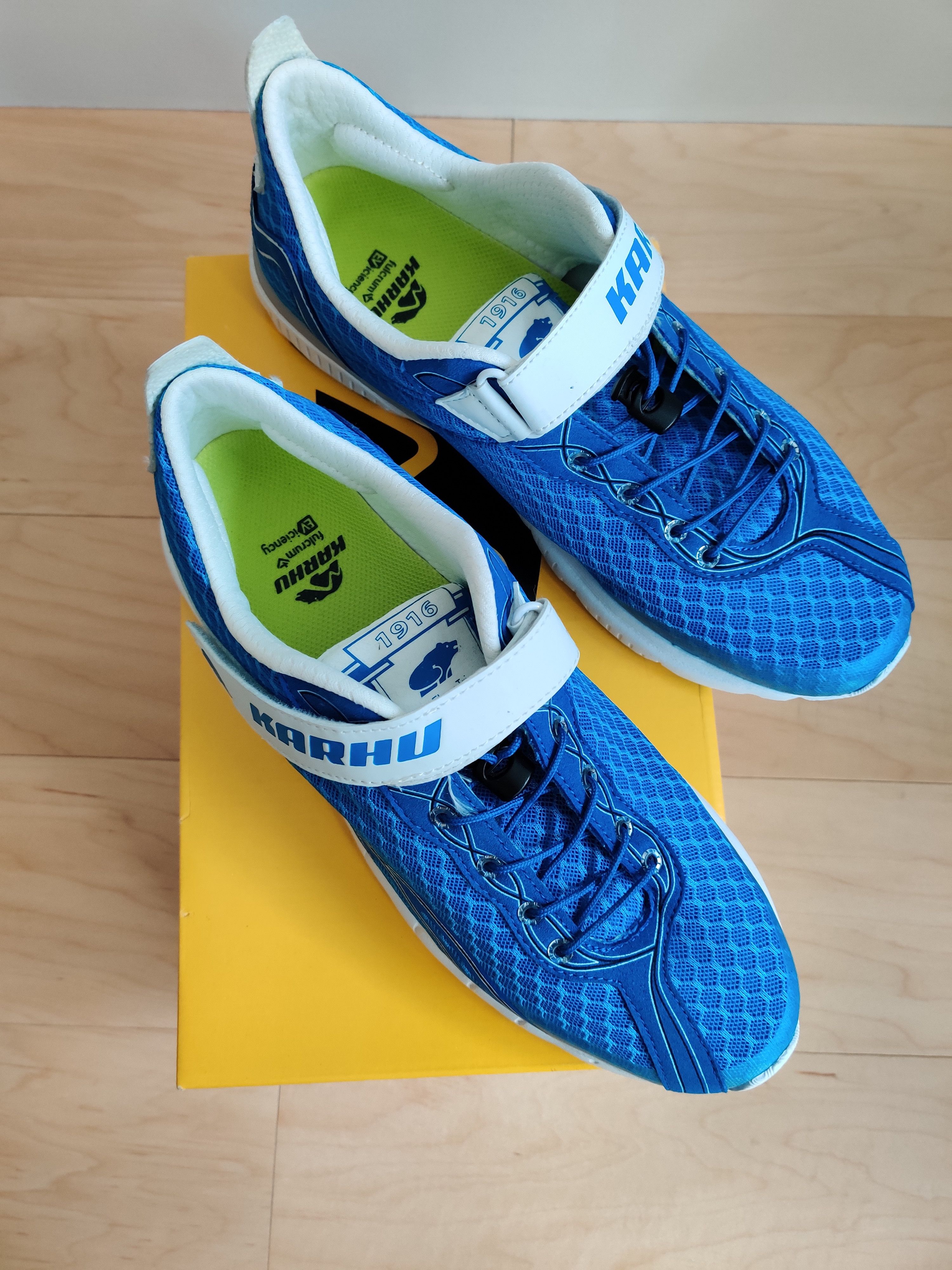 Karhu (NWT) Flow Tri Sneakers - 8.5 US Size US 8.5 / EU 41-42 - 1 Thumbnail