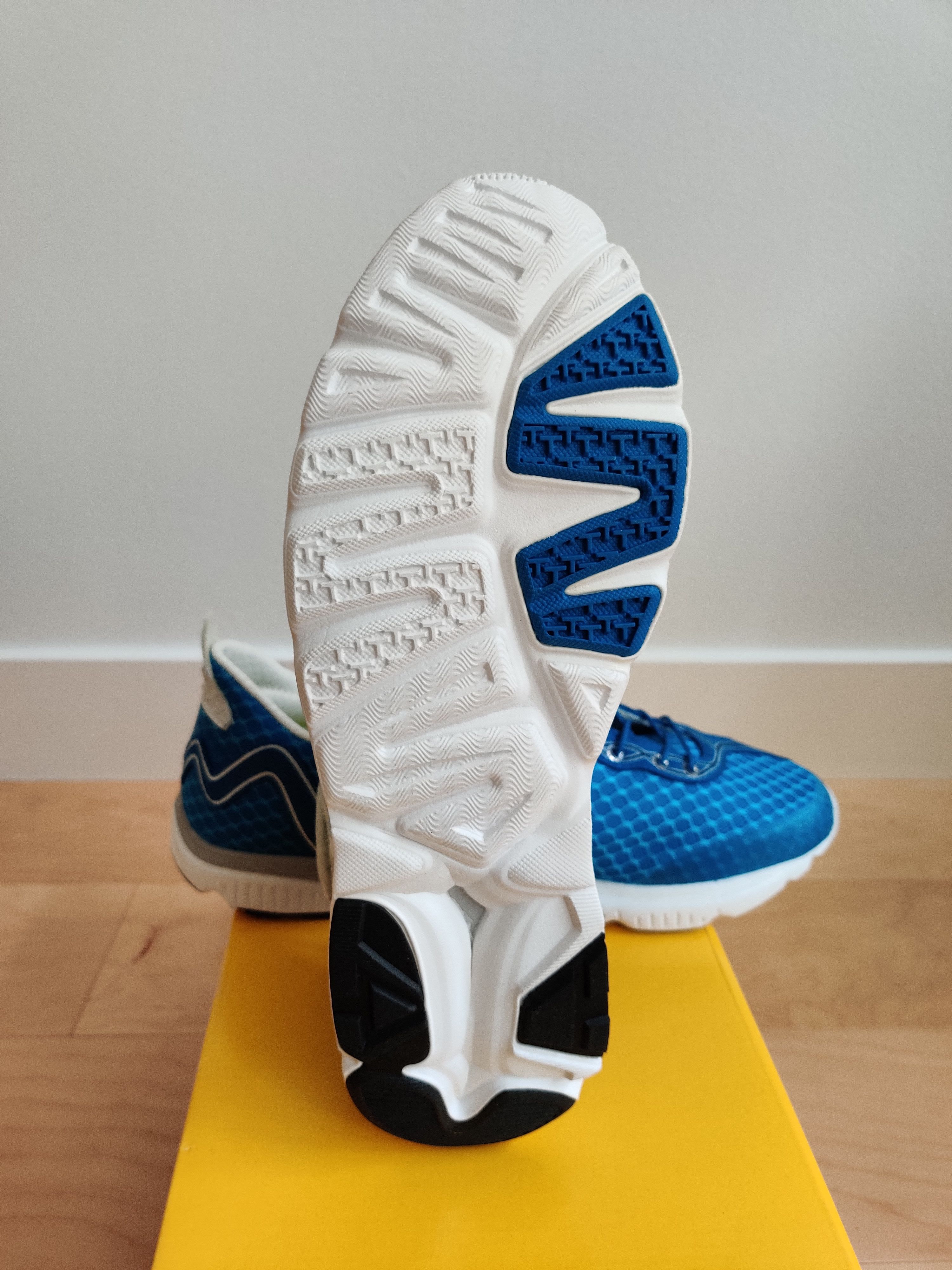 Karhu (NWT) Flow Tri Sneakers - 8.5 US Size US 8.5 / EU 41-42 - 5 Thumbnail