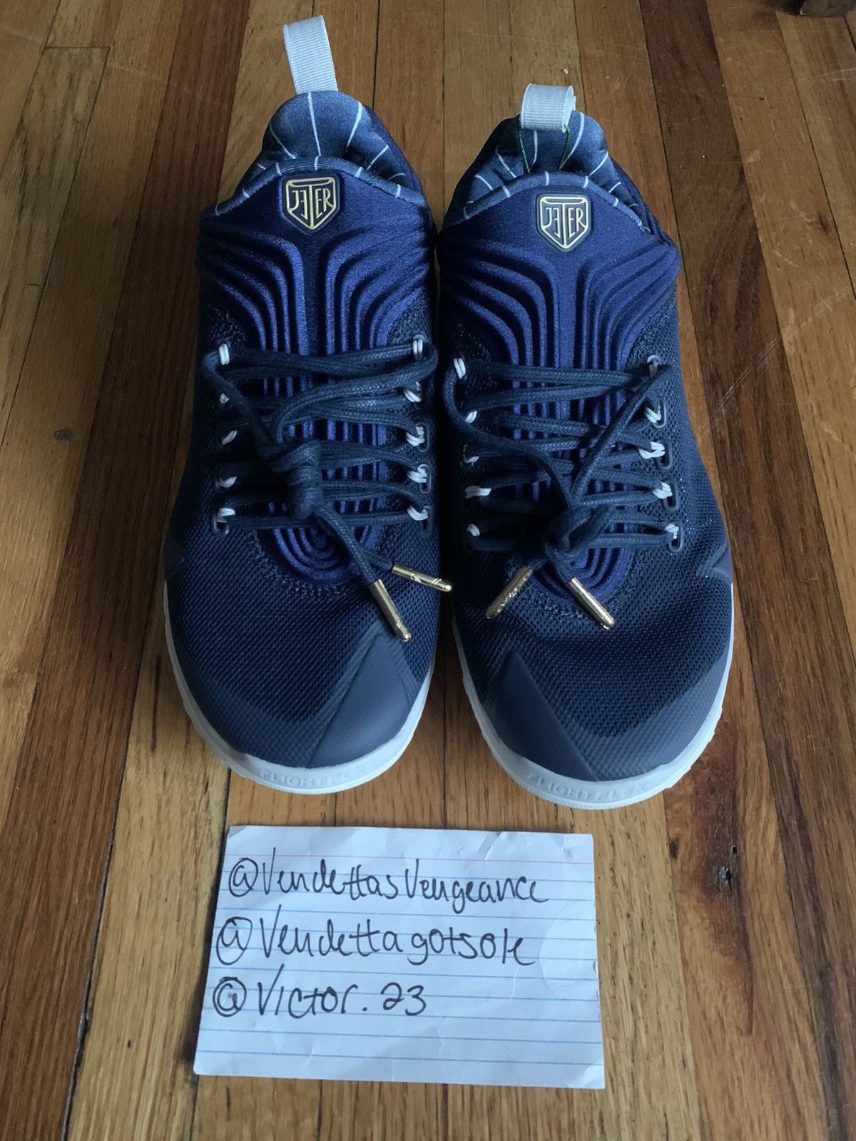 Jordan Brand Jordan Flight Flex Derek Jeter Yankees Pinstripe US8 Size US 8 / EU 41 - 3 Thumbnail