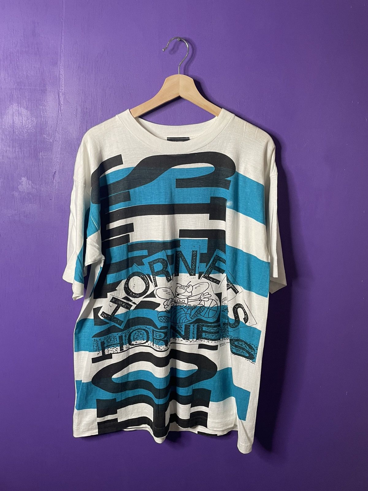 Vintage 90s Magic Johnson Charlotte Hornets AOP t-shirt