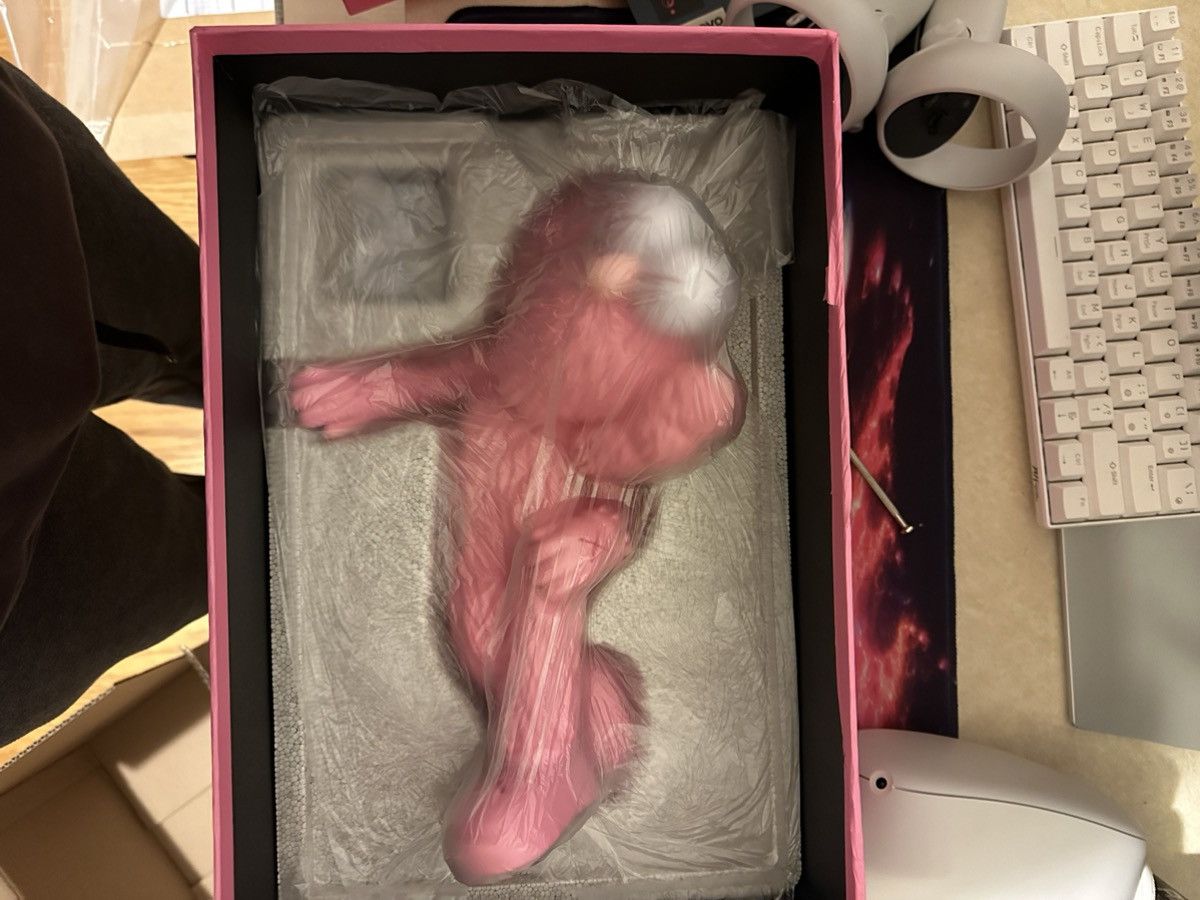 Kaws Kaws “Time Off” Figure Size ONE SIZE - 3 Thumbnail