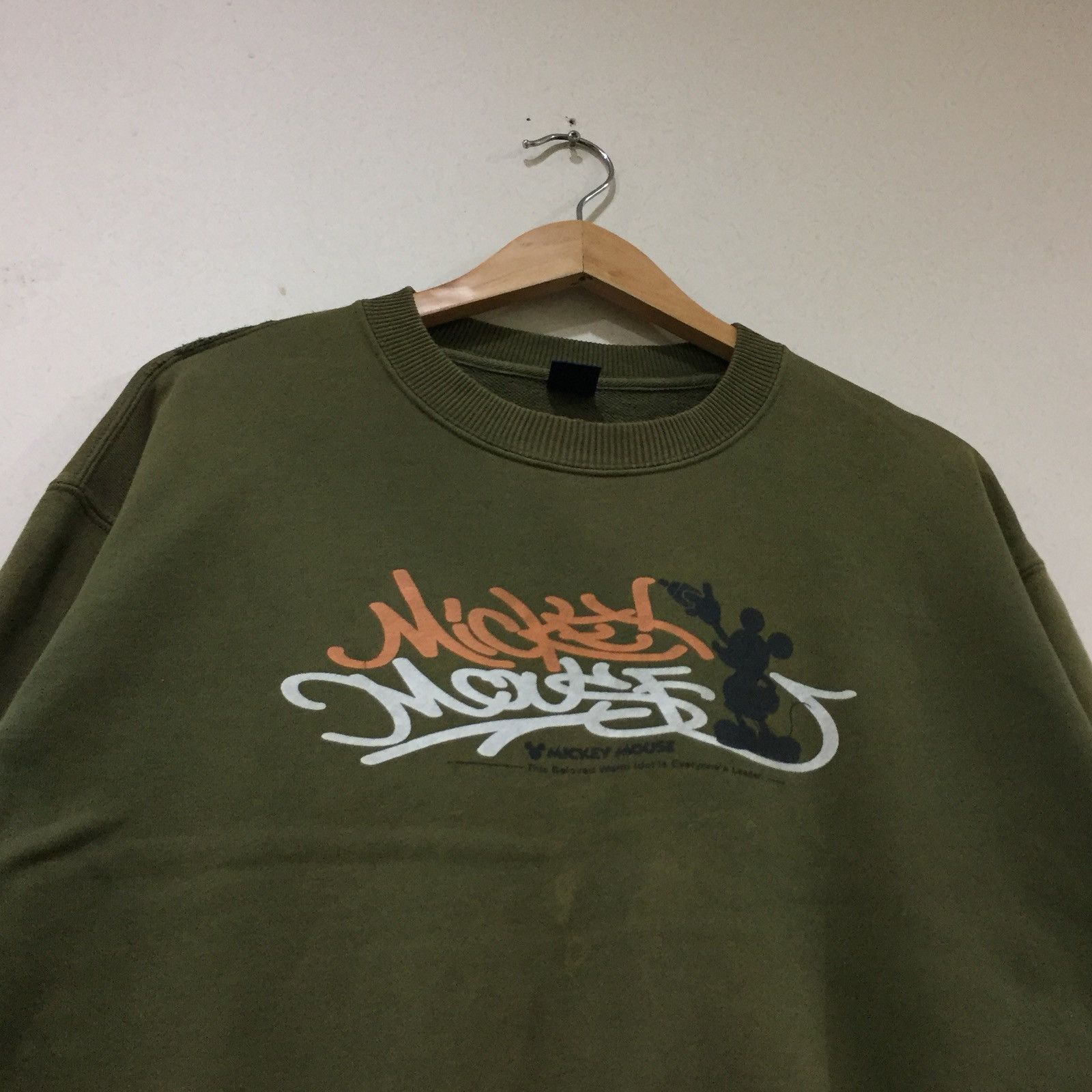 Disney × Mickey Mouse MICKEY MOUSE sweatshirt spell out big design.. green army Size US M / EU 48-50 / 2 - 1 Thumbnail