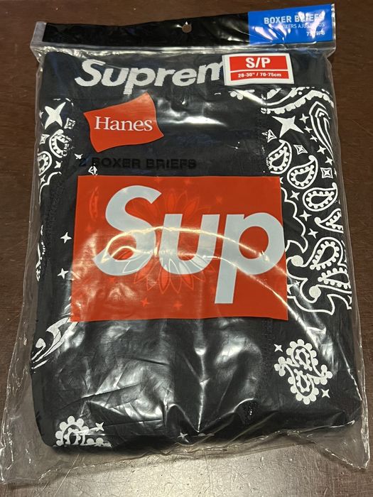 Supreme x Hanes Bandana-Print Boxers