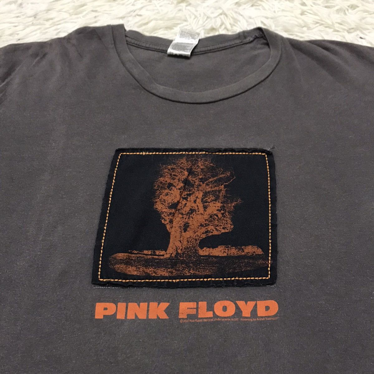 Band Tees 2005 vintage Pink floyd band tshirt Size US M / EU 48-50 / 2 - 7 Thumbnail