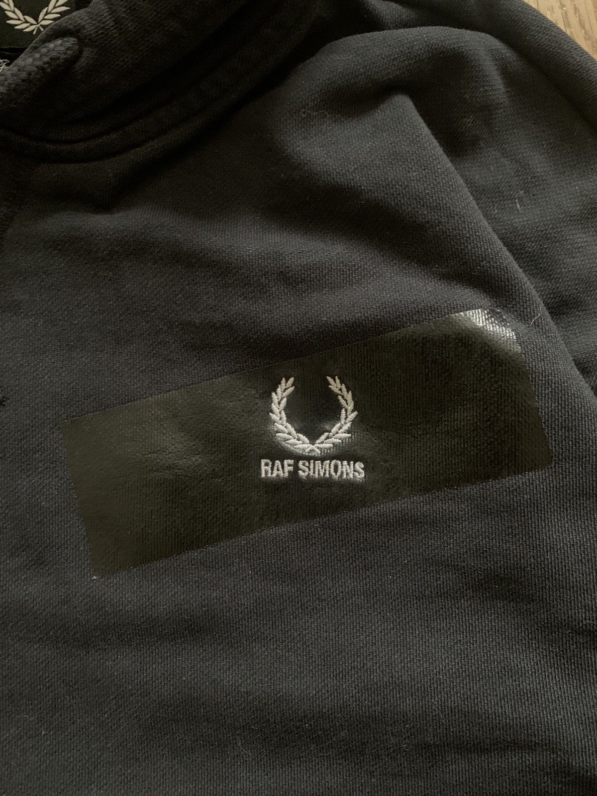 Fred Perry × Raf Simons Tape detail hoodie Size US M / EU 48-50 / 2 - 2 Thumbnail