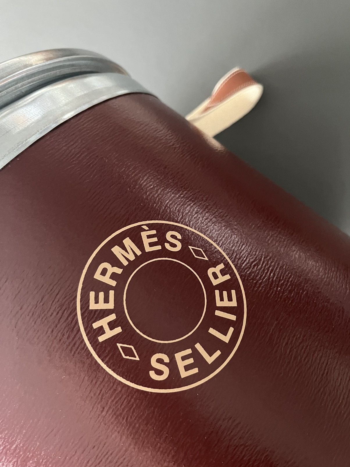 Hermes Iconic Brand New Hermes Logo Storage Box Rare Size ONE SIZE - 15 Thumbnail