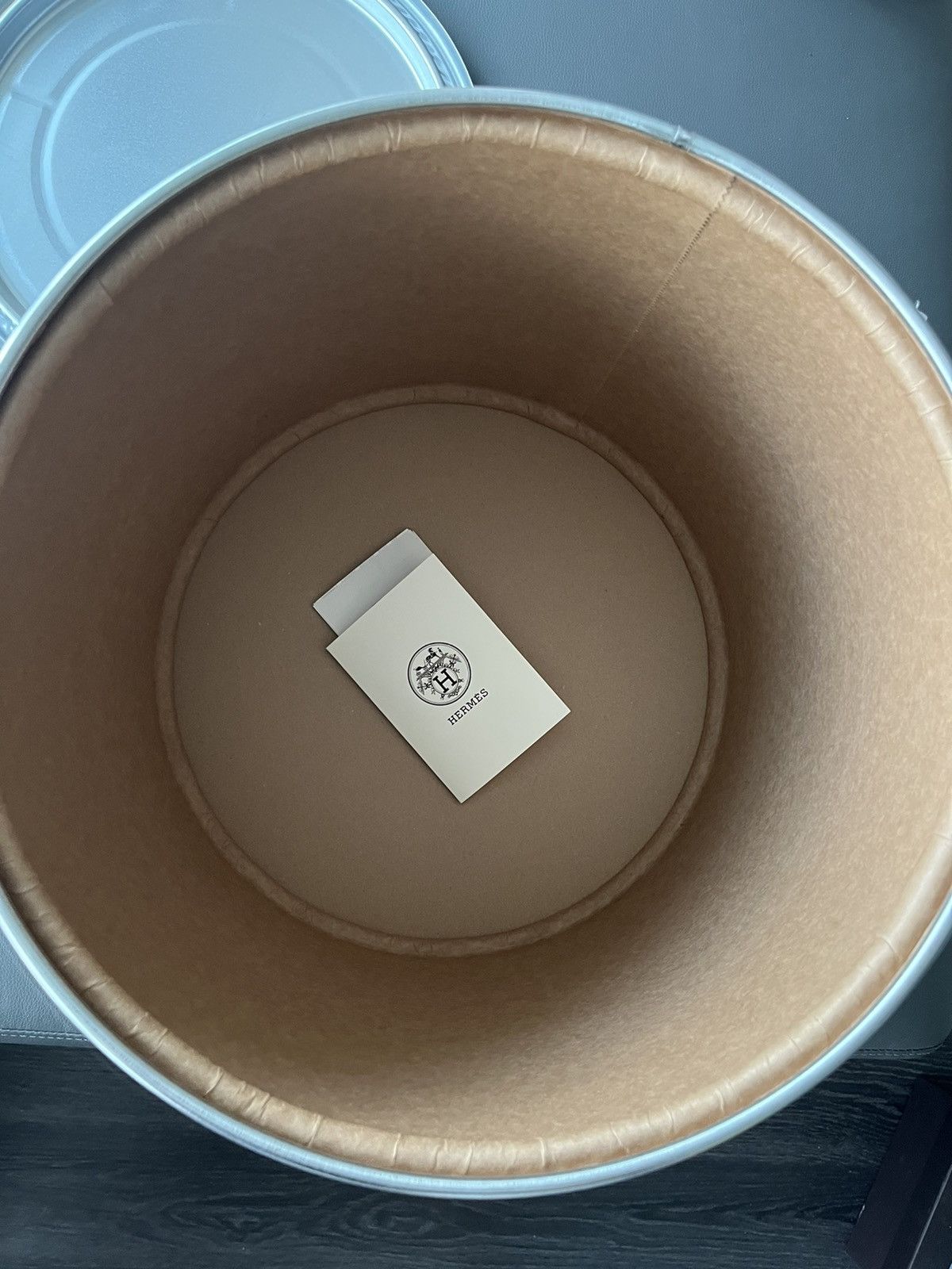 Hermes Iconic Brand New Hermes Logo Storage Box Rare Size ONE SIZE - 19 Thumbnail