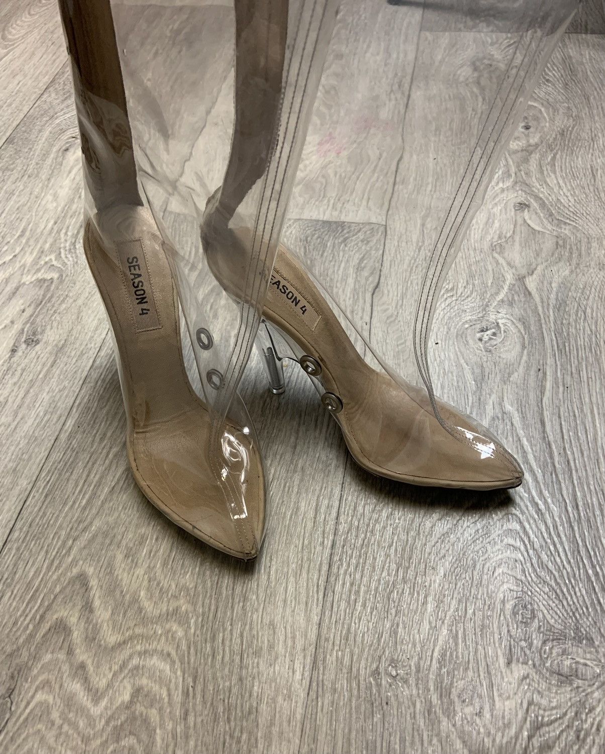 Yeezy heels best sale season 4