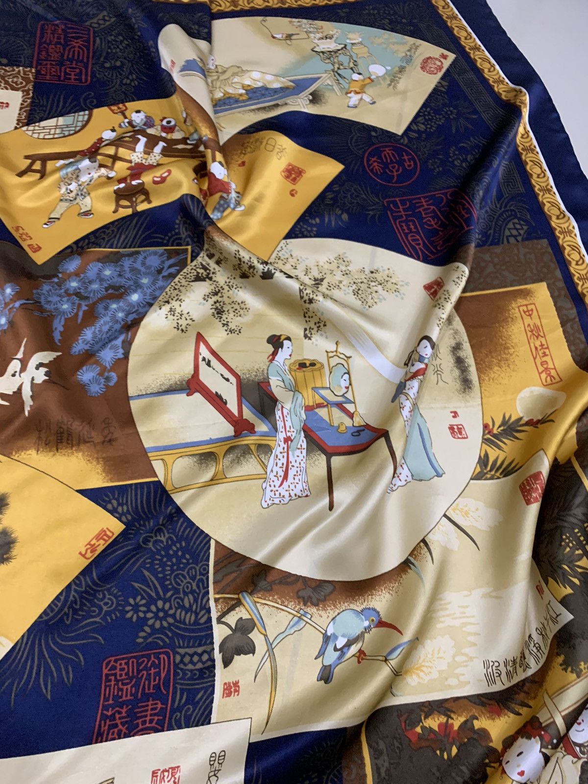 Japanese Brand VINTAGE JAPANESE CLASSIC TRADITIONAL GEISHA BIG SILK SCARF Size ONE SIZE - 5 Thumbnail