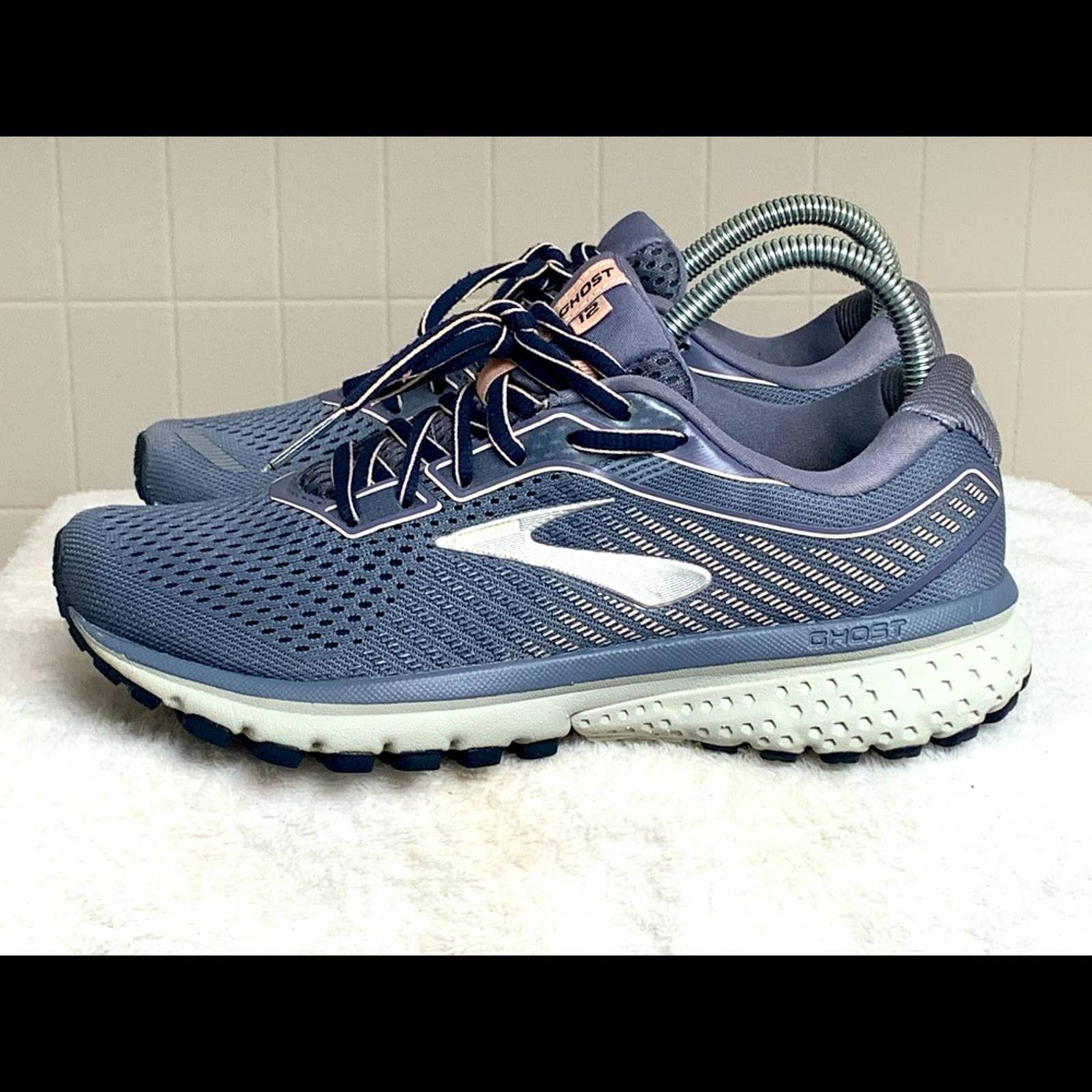 WOMENS BROOKS GHOST 12 RUNNING SHOES SIZE 7.5 GREAT COND