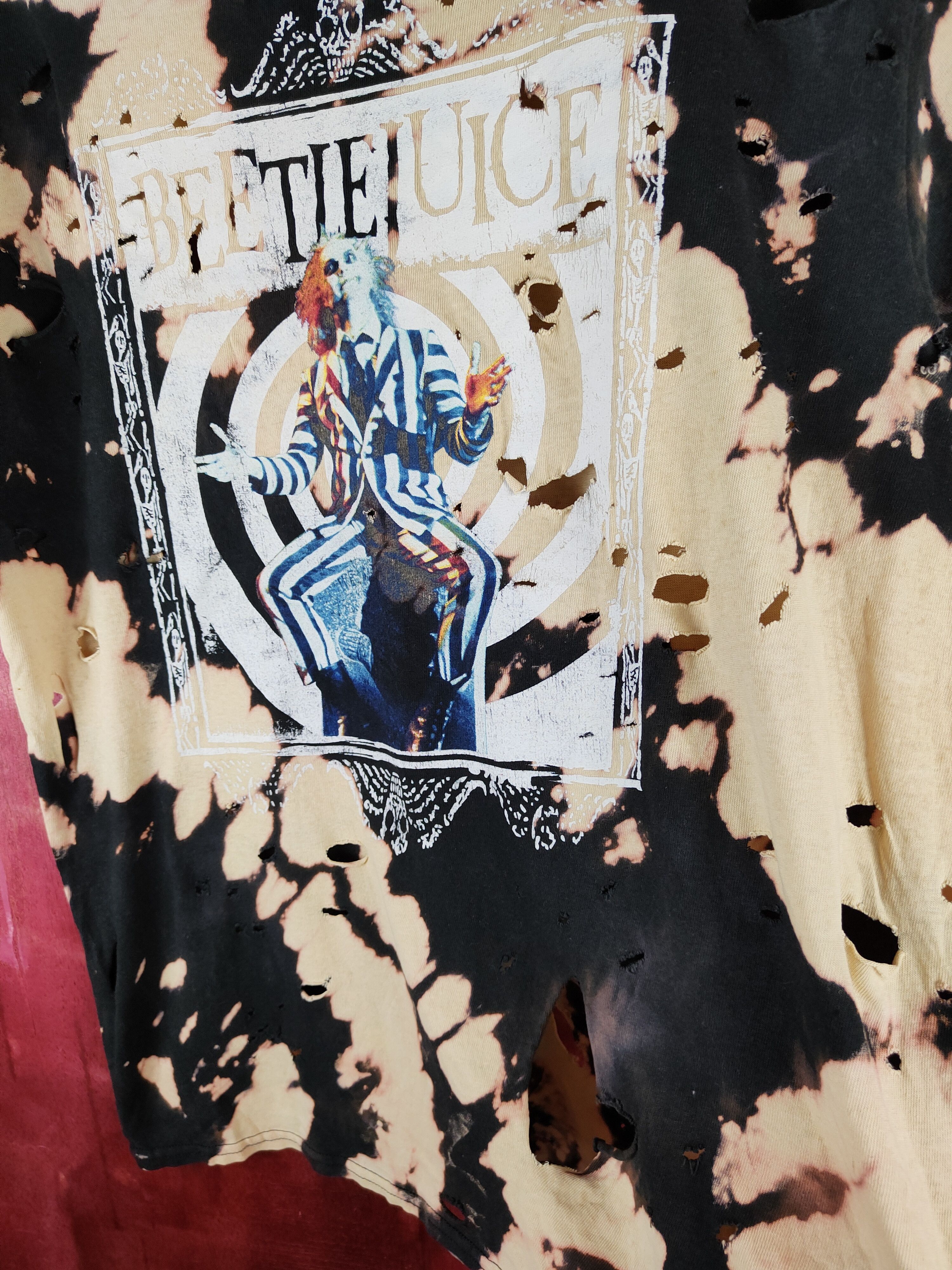 Expert Horror BeetleJuice movie horror distressed acid wash tee #S672 Size US L / EU 52-54 / 3 - 3 Thumbnail