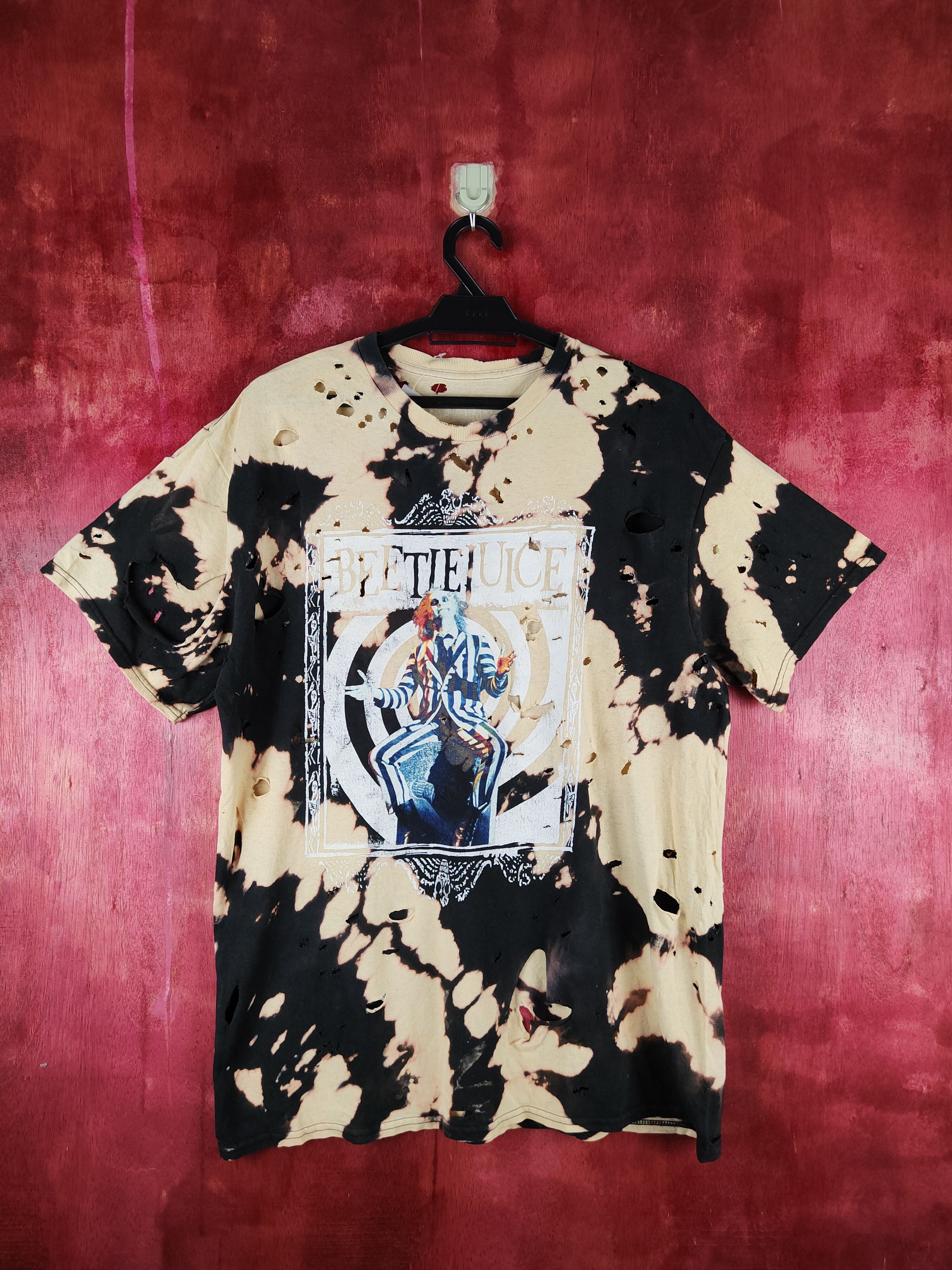 Vintage BeetleJuice movie horror distressed acid wash tee #S672 | Grailed