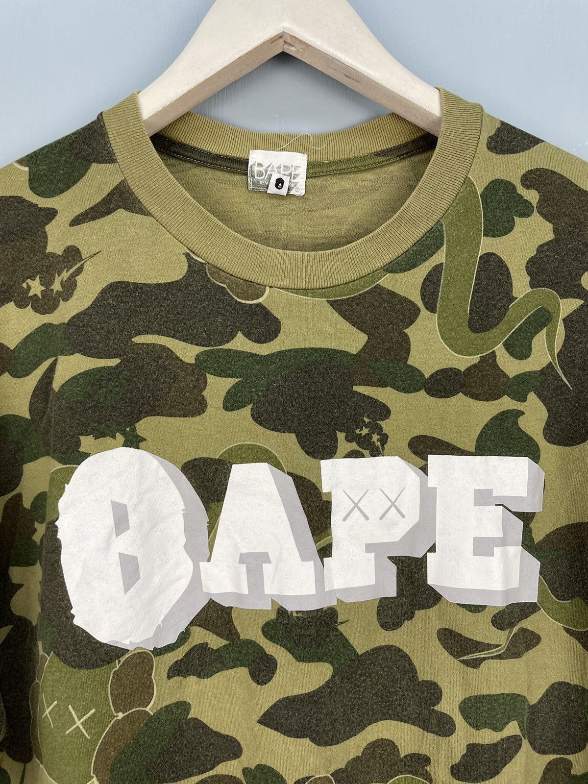 Bape × Kaws Bape x Kaws College Bendy Camo Tee Size US L / EU 52-54 / 3 - 3 Thumbnail