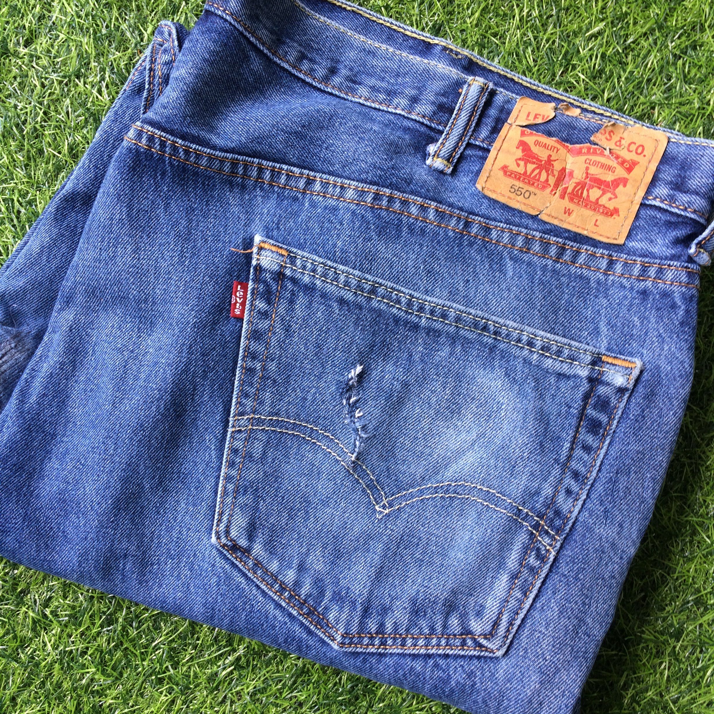 Levi's × Vintage W48 Distressed Levis 550 High-Waisted #B-382 Size US 44 / EU 60 - 6 Thumbnail