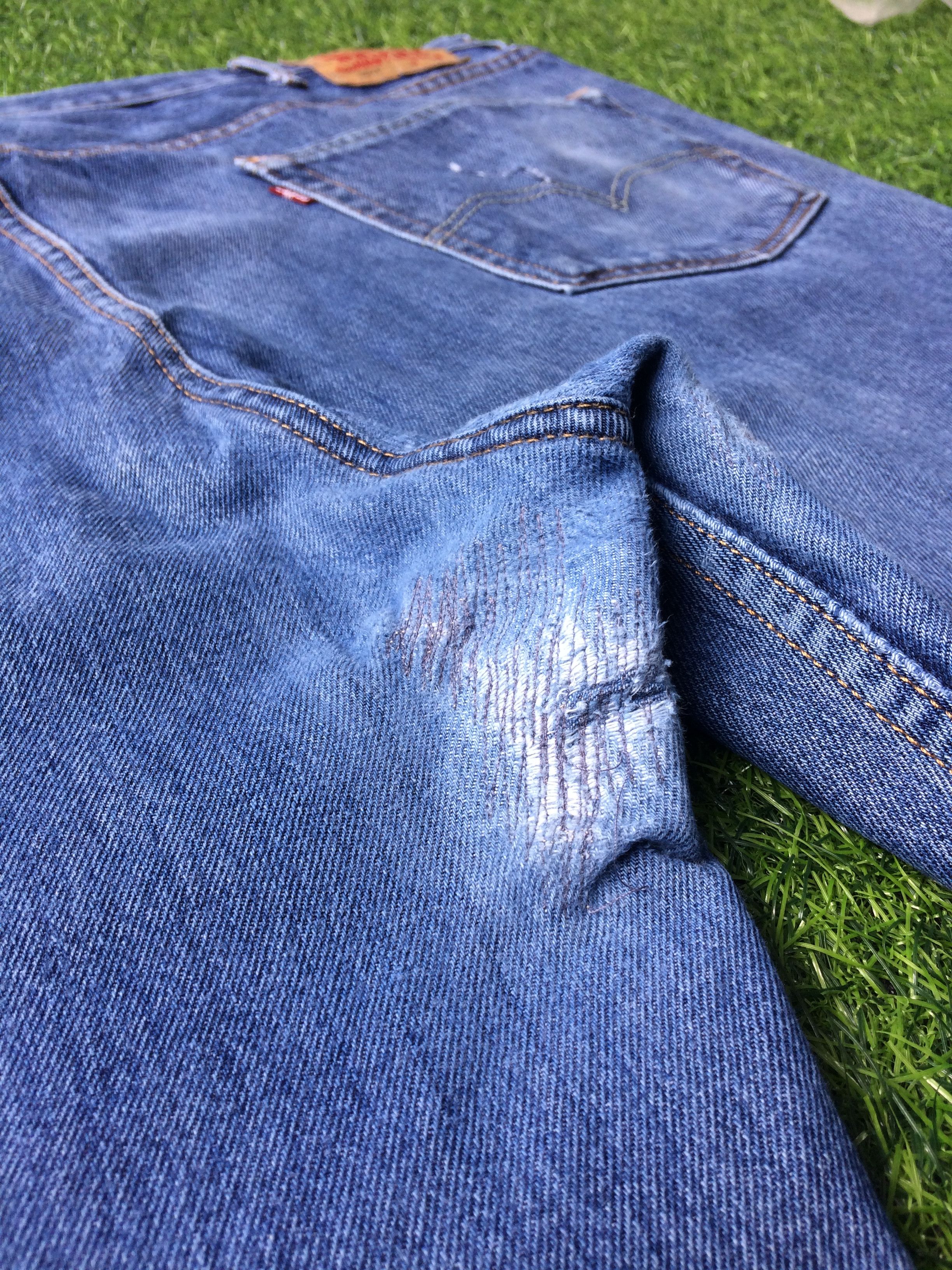 Levi's × Vintage W48 Distressed Levis 550 High-Waisted #B-382 Size US 44 / EU 60 - 12 Thumbnail