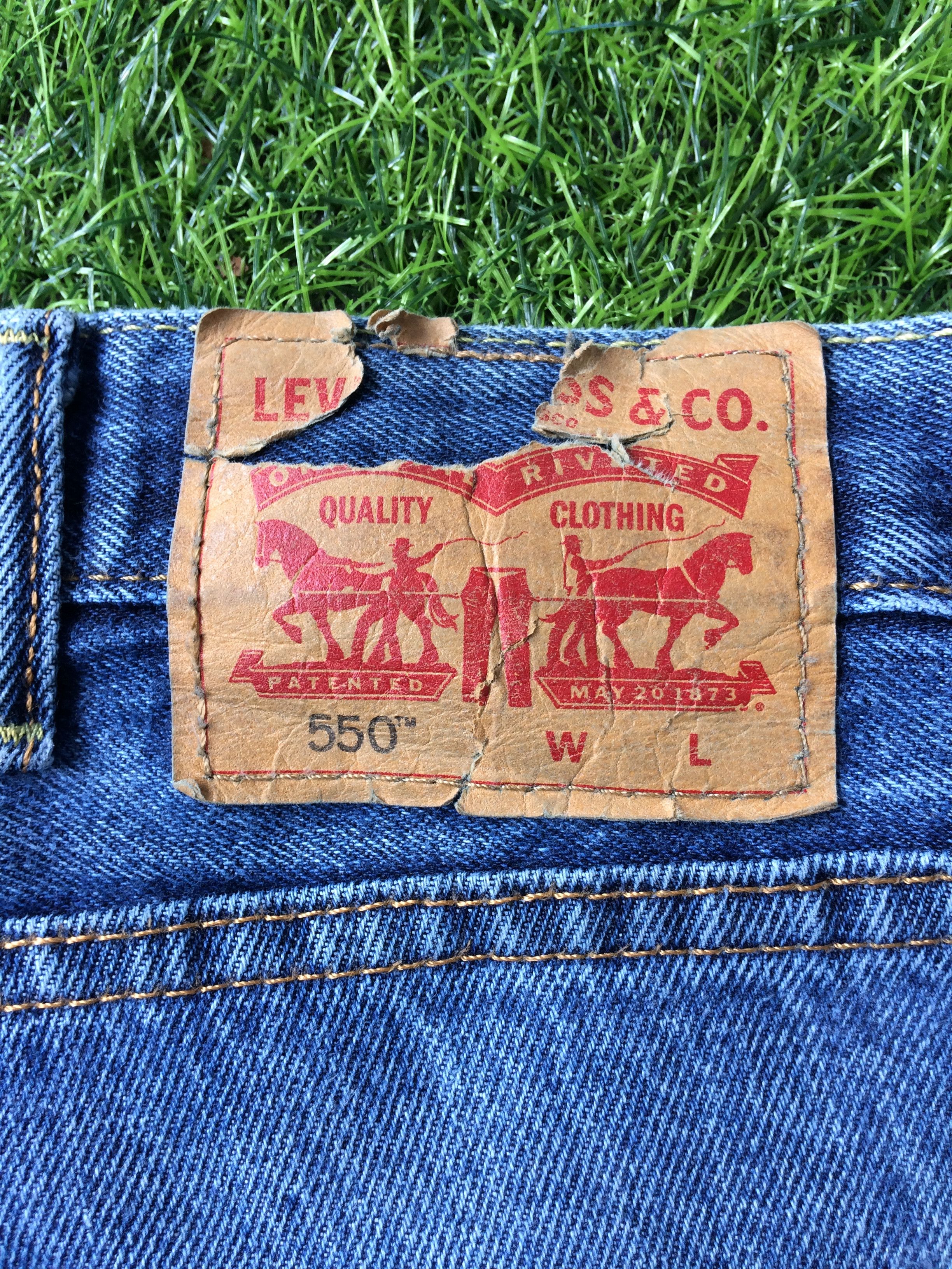 Levi's × Vintage W48 Distressed Levis 550 High-Waisted #B-382 Size US 44 / EU 60 - 10 Thumbnail