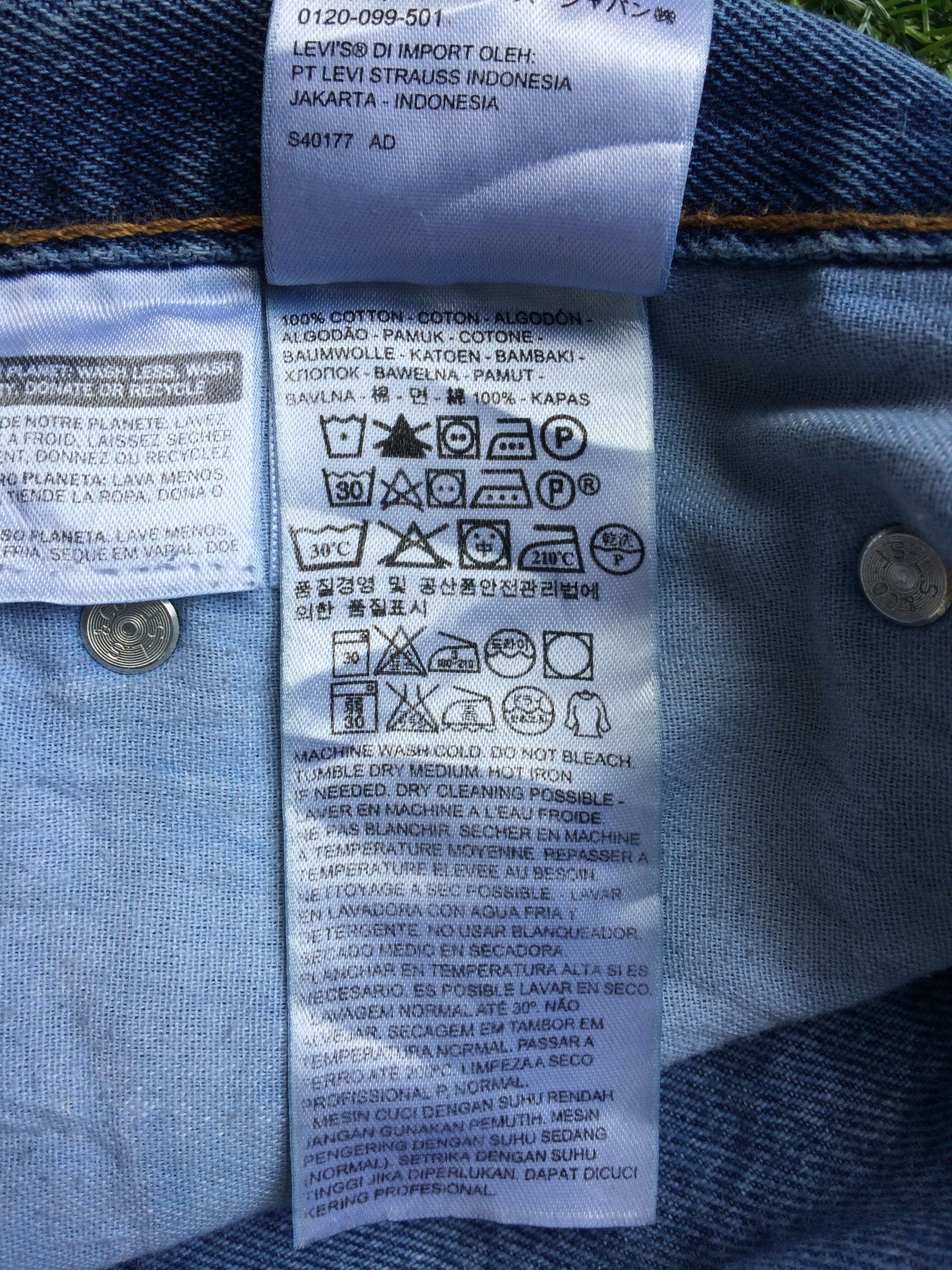 Levi's × Vintage W48 Distressed Levis 550 High-Waisted #B-382 Size US 44 / EU 60 - 13 Thumbnail