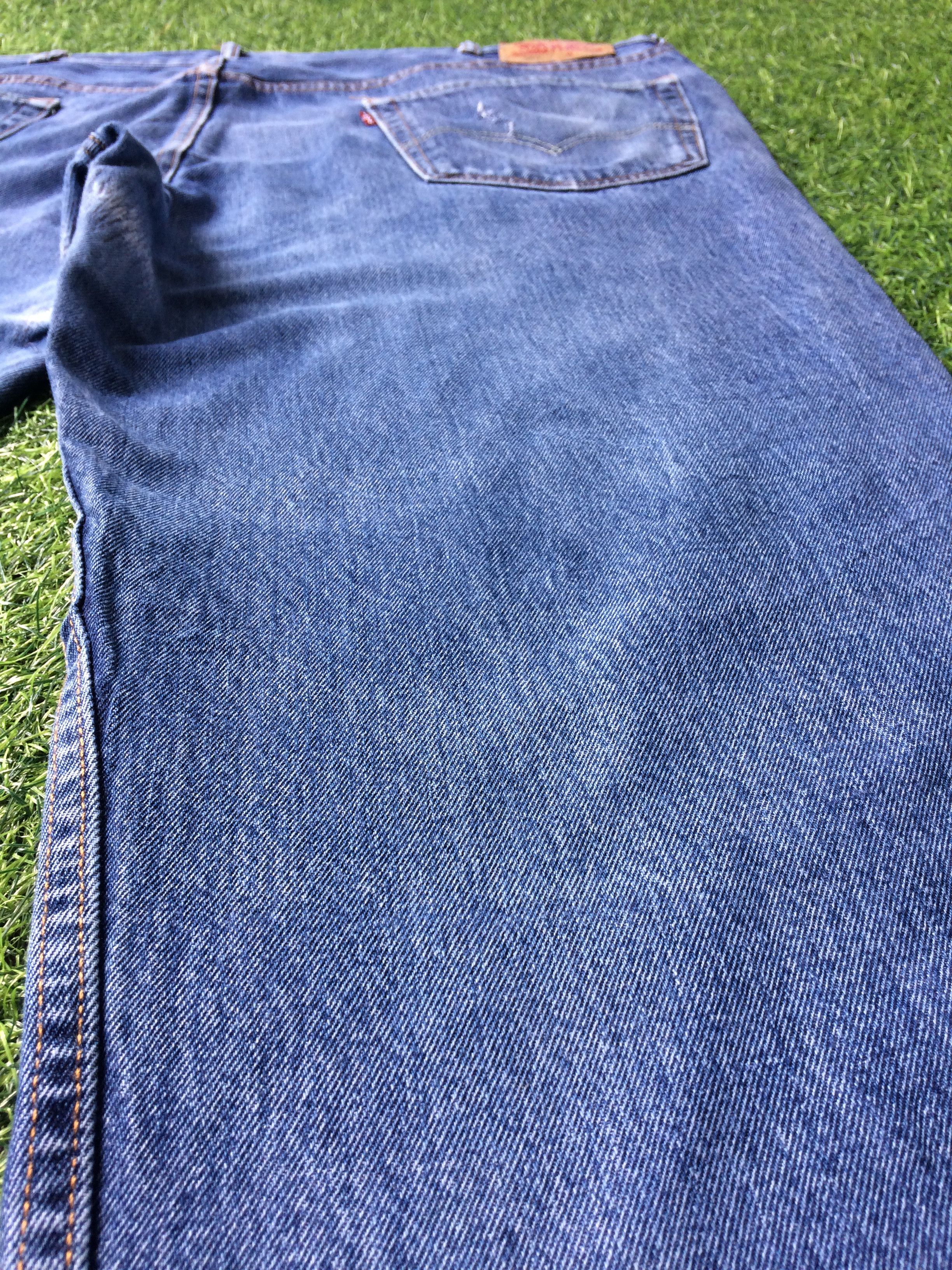 Levi's × Vintage W48 Distressed Levis 550 High-Waisted #B-382 Size US 44 / EU 60 - 8 Thumbnail