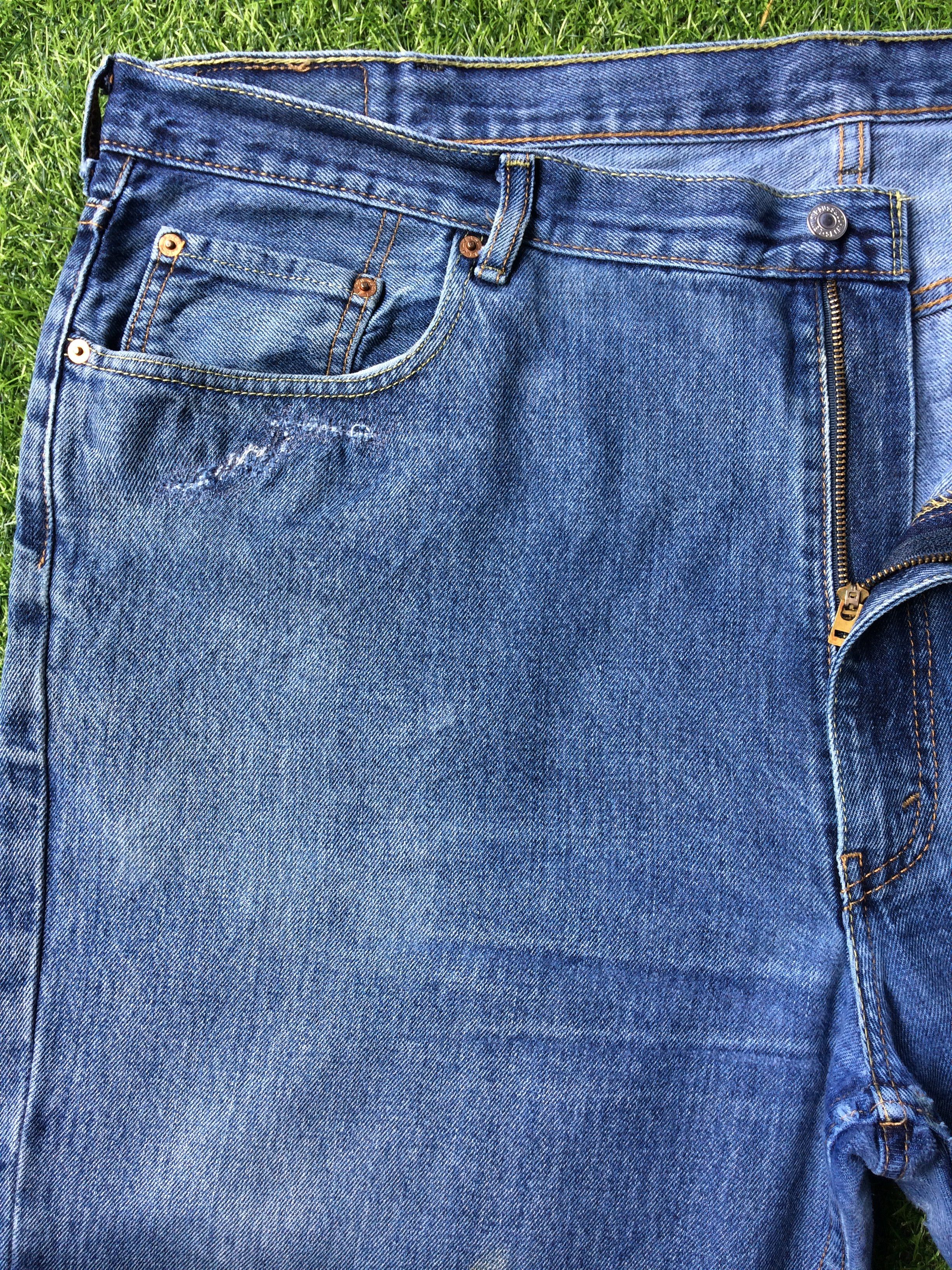 Levi's × Vintage W48 Distressed Levis 550 High-Waisted #B-382 Size US 44 / EU 60 - 3 Thumbnail