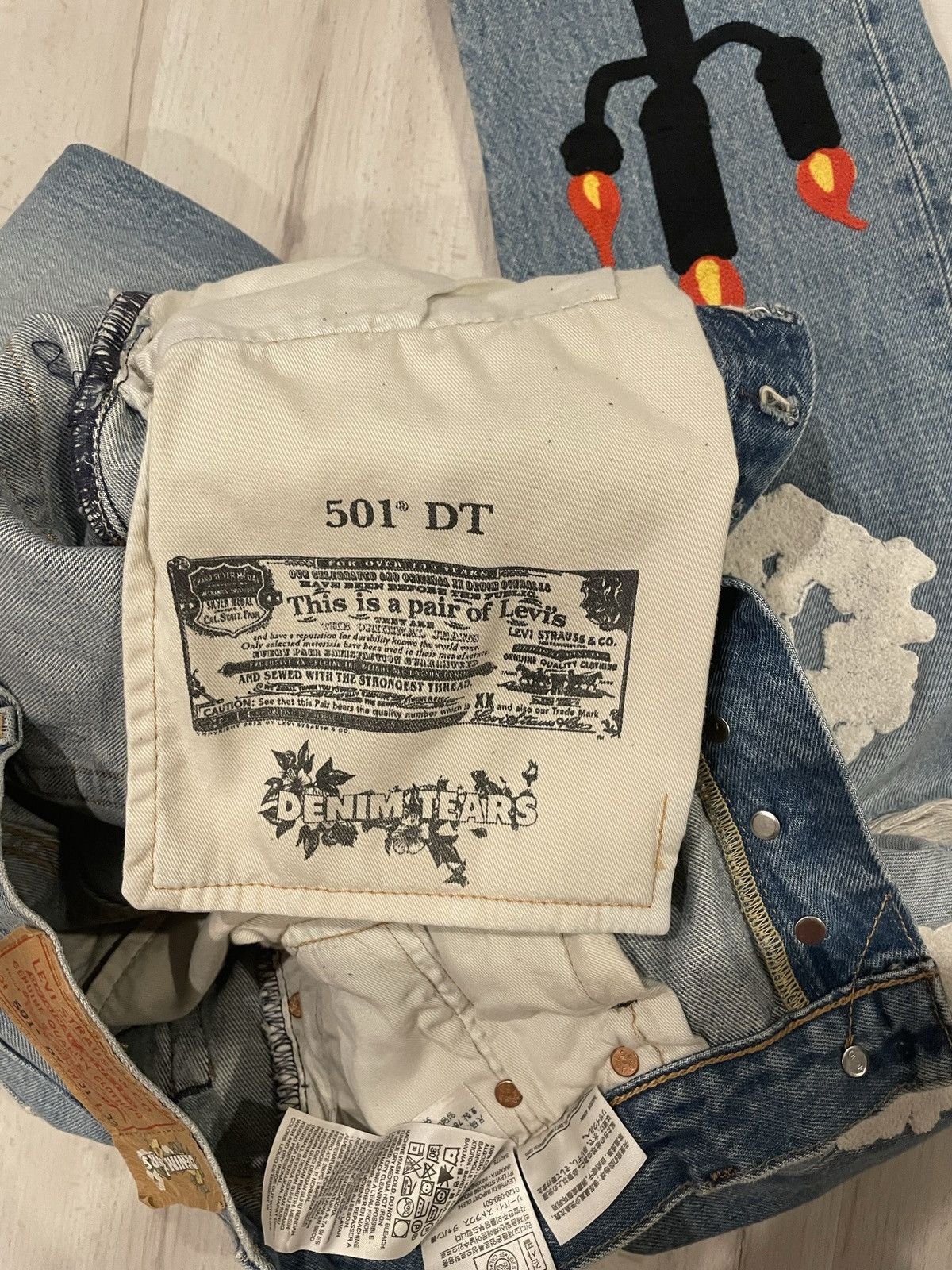DENIM TEARS × Virgil Abloh Denim Tears Virgil Abloh Message In A Tear Embroidered Size US 31 - 9 Thumbnail