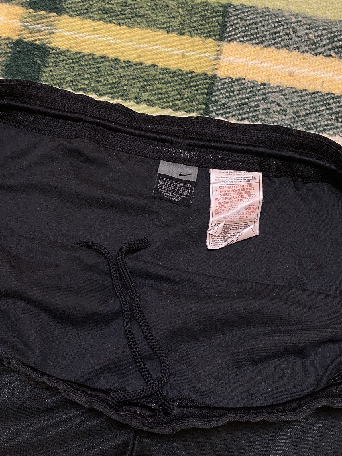 Nike Vintage Nike shorts streetwear swoosh casual y2k size M Size US 32 / EU 48 - 3 Thumbnail