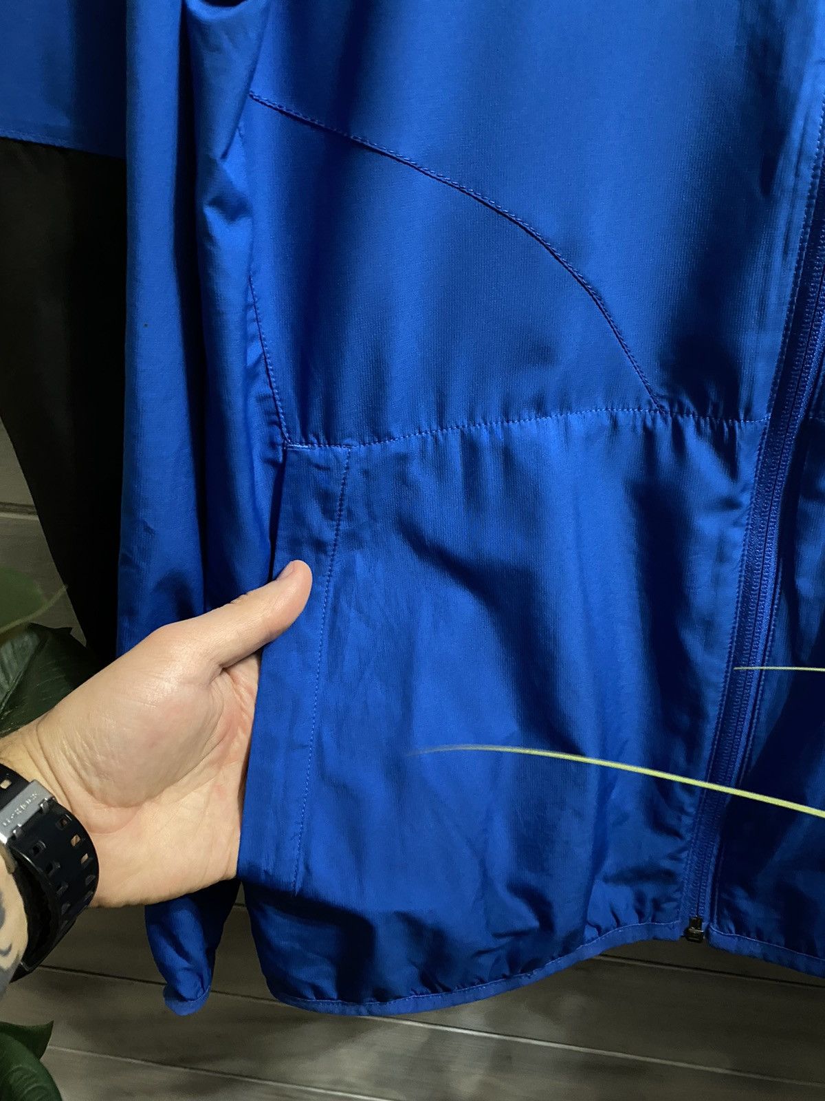The North Face Light Thin Jacket The North Face Reflective Logo. TNF Y2K. Size US M / EU 48-50 / 2 - 5 Thumbnail