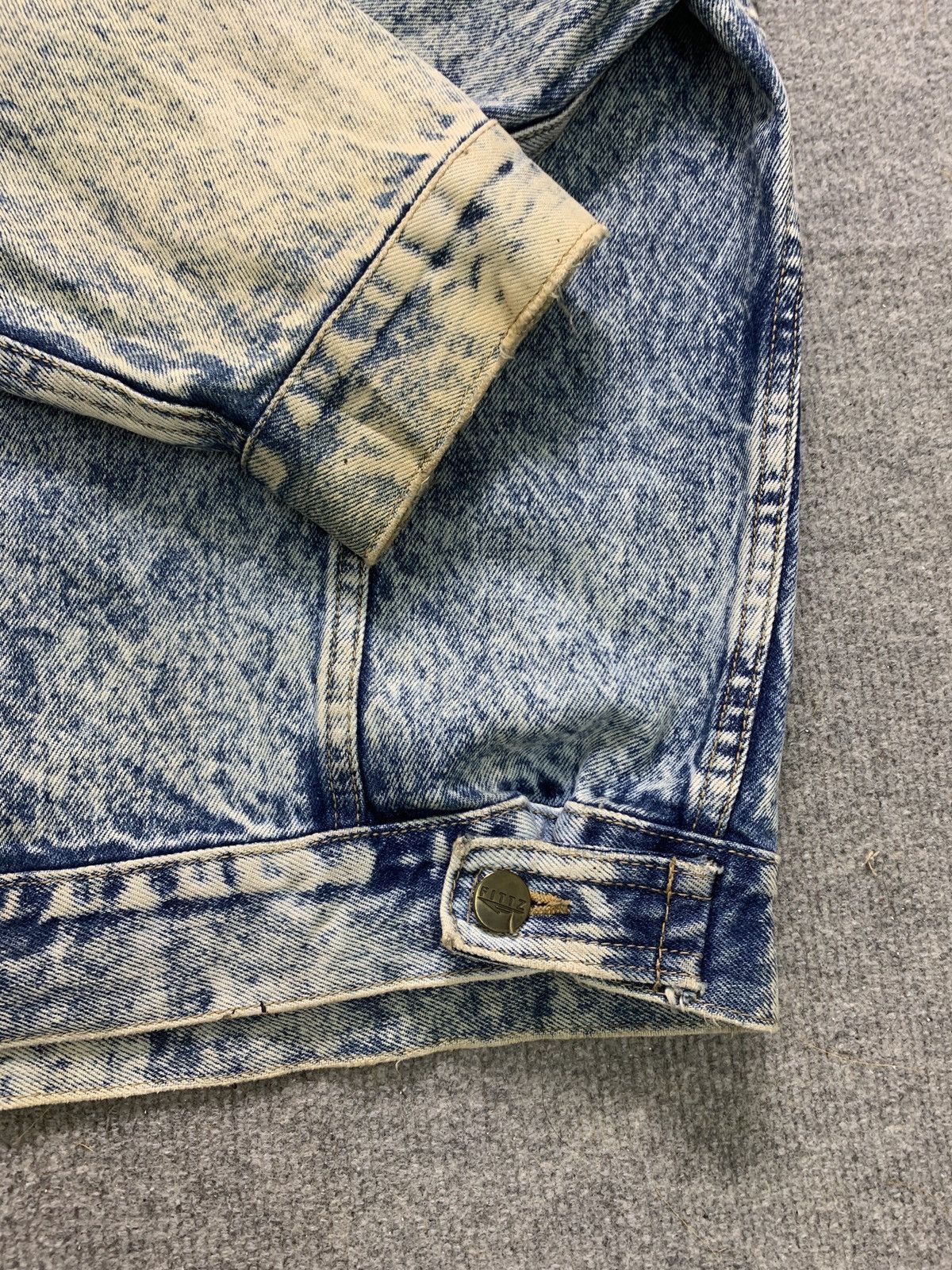 Vintage Vintage Fittz Distressed Denim Jacket Size US M / EU 48-50 / 2 - 12 Thumbnail