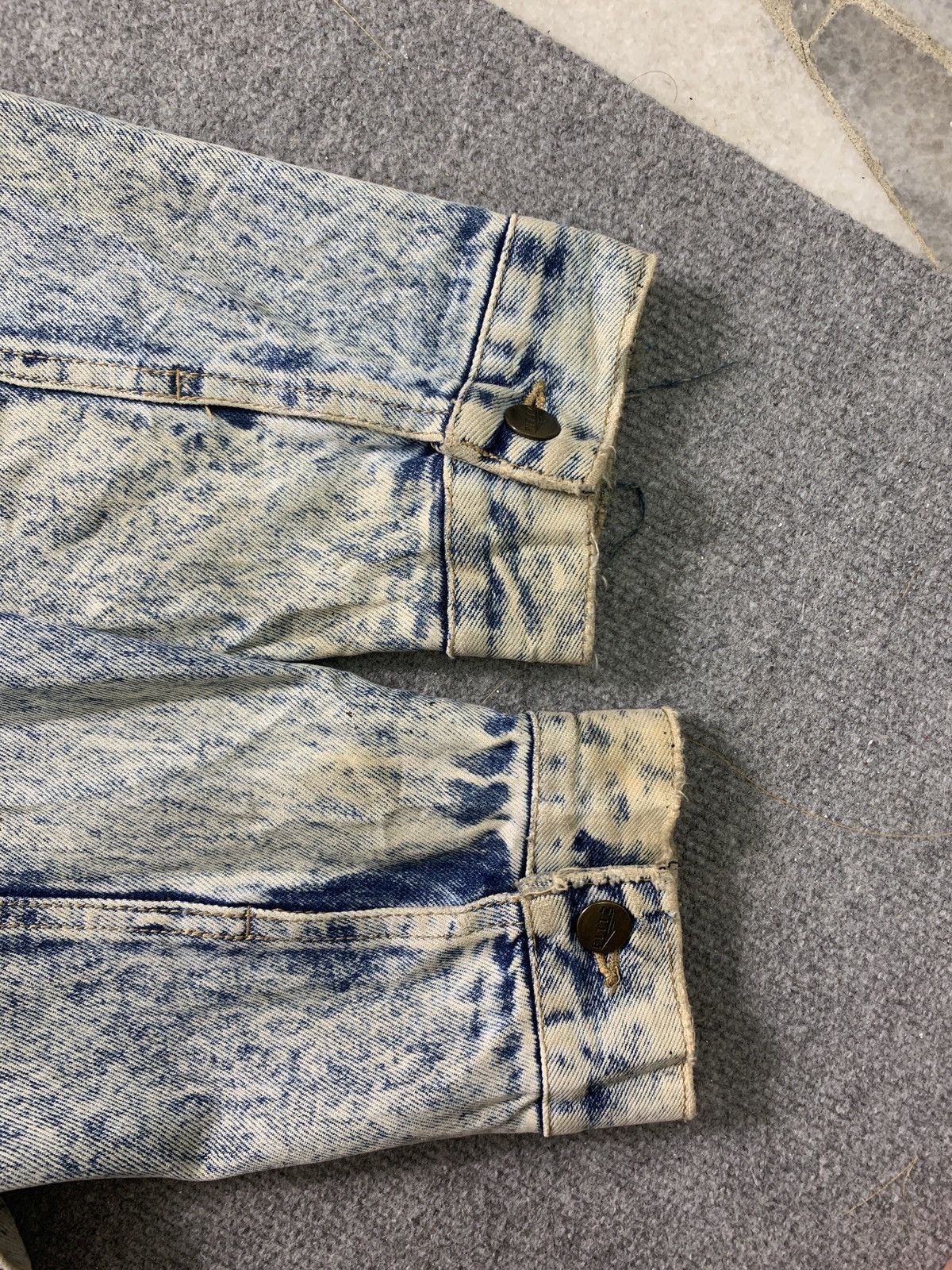 Vintage Vintage Fittz Distressed Denim Jacket Size US M / EU 48-50 / 2 - 10 Thumbnail