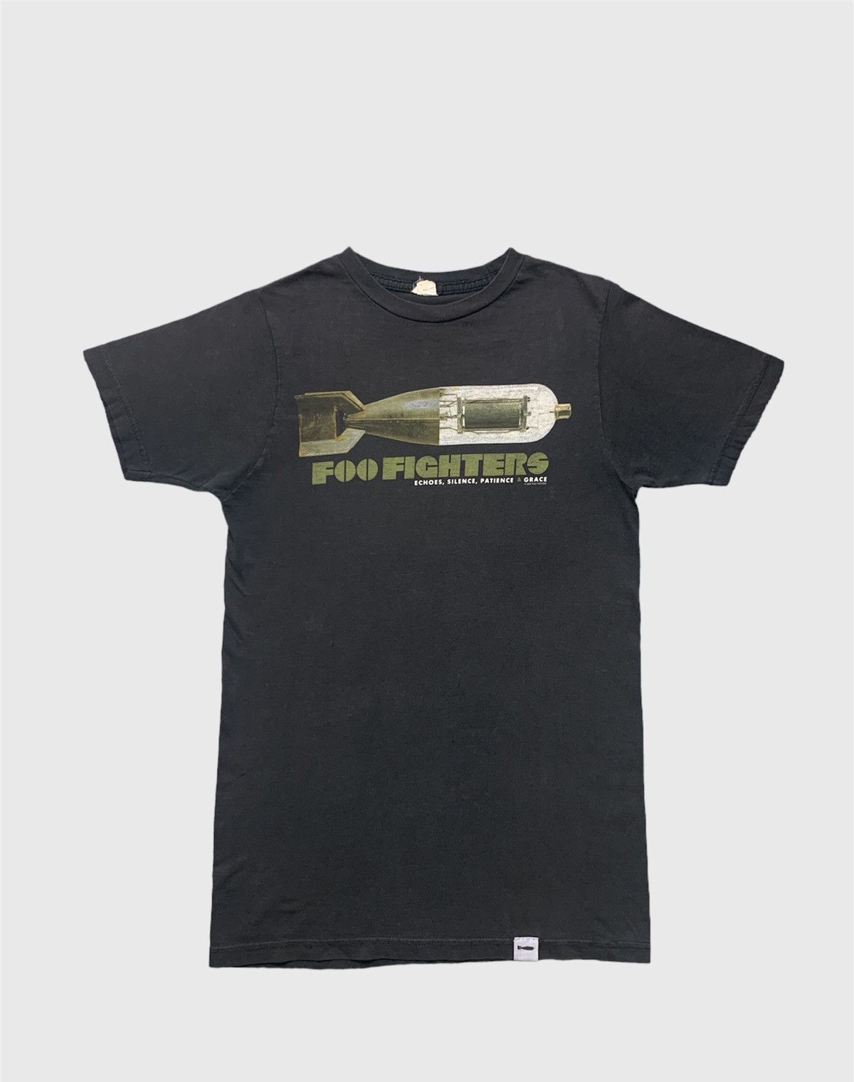 Band Tees × Vintage Vintage Y2K Foo Fighters 2007 USA Tour Tee Size US S / EU 44-46 / 1 - 1 Thumbnail