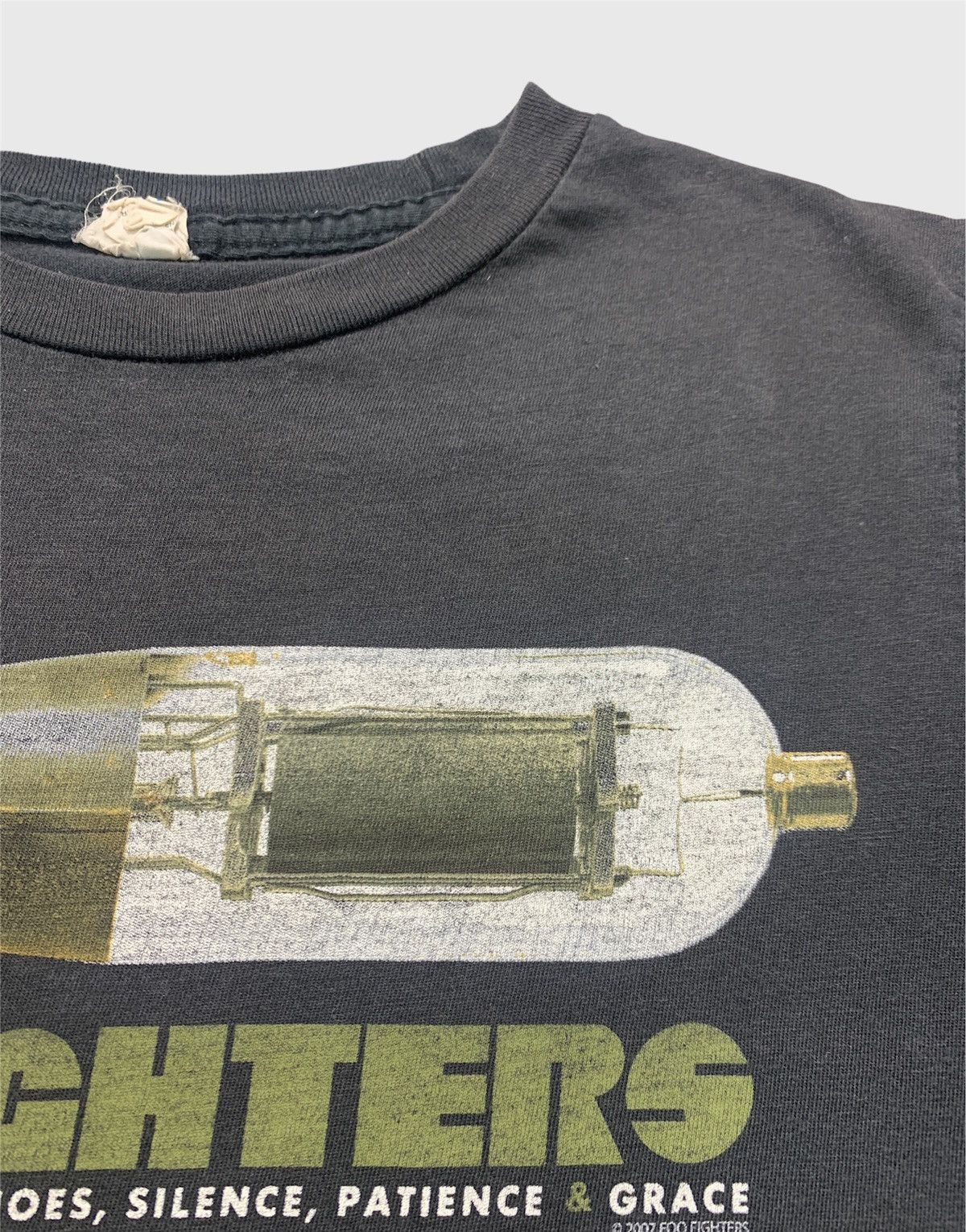 Band Tees × Vintage Vintage Y2K Foo Fighters 2007 USA Tour Tee Size US S / EU 44-46 / 1 - 5 Thumbnail