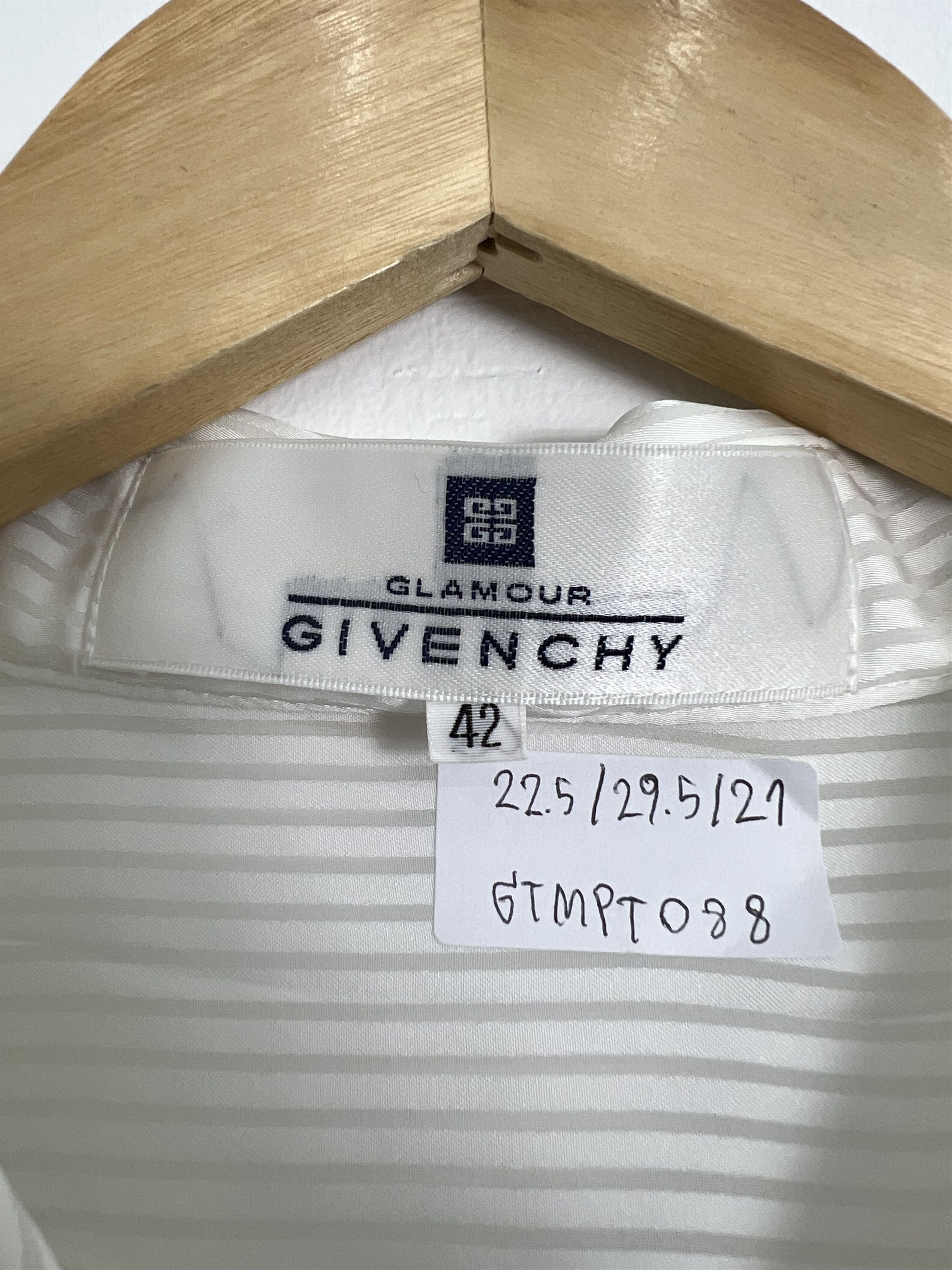Givenchy Vintage Givenchy Glamour Shirt (42) GTMPT088 Size M / US 6-8 / IT 42-44 - 2 Thumbnail