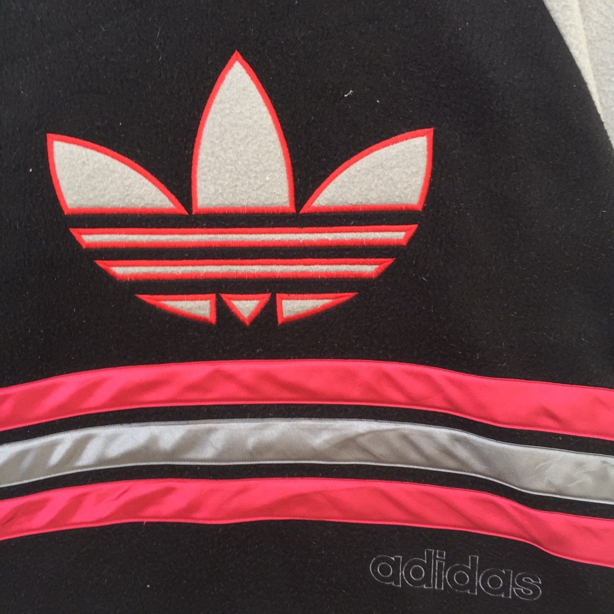 Adidas Vintage 90s Adidas Trefoil Big Logo Sweatshirt | XS | Swag Size US XS / EU 42 / 0 - 3 Thumbnail