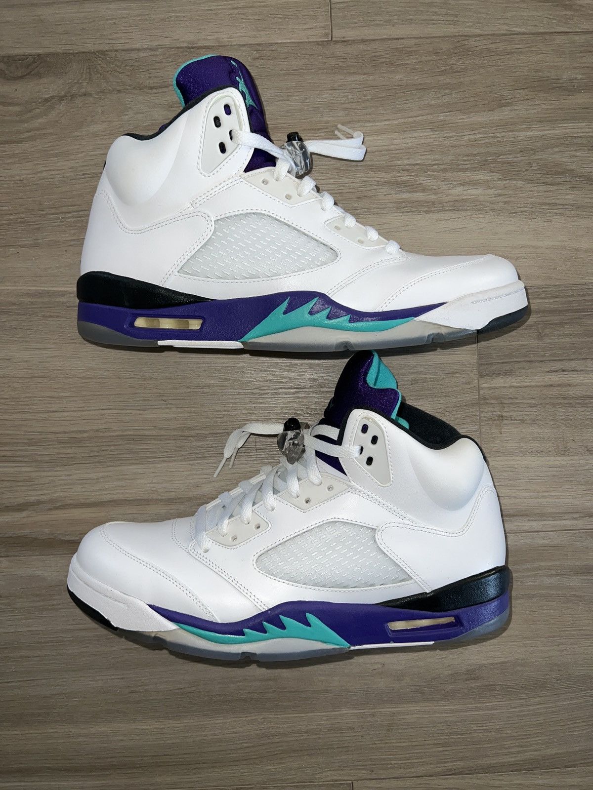 Jordan Brand Grape Air Jordan 5 Retro (2013) VNDS Sz 12 White Purple Size US 12 / EU 45 - 1 Thumbnail