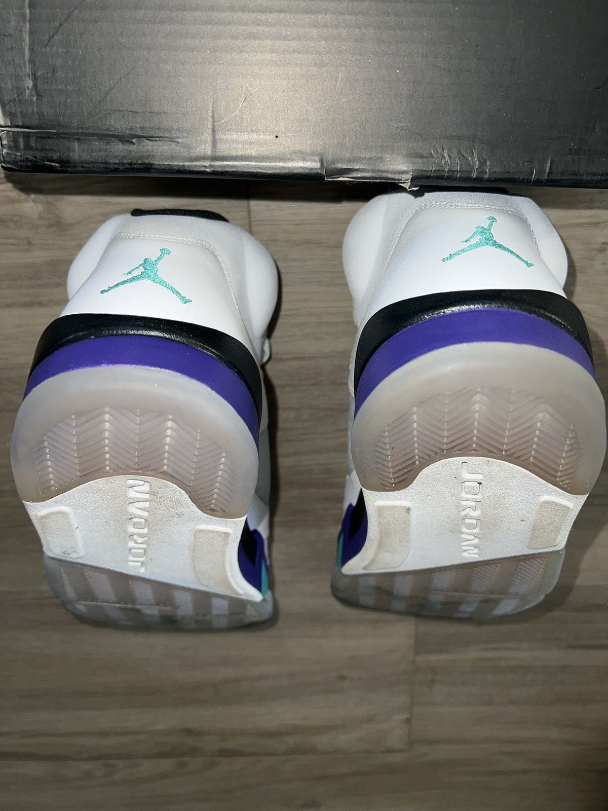 Jordan Brand Grape Air Jordan 5 Retro (2013) VNDS Sz 12 White Purple Size US 12 / EU 45 - 7 Thumbnail