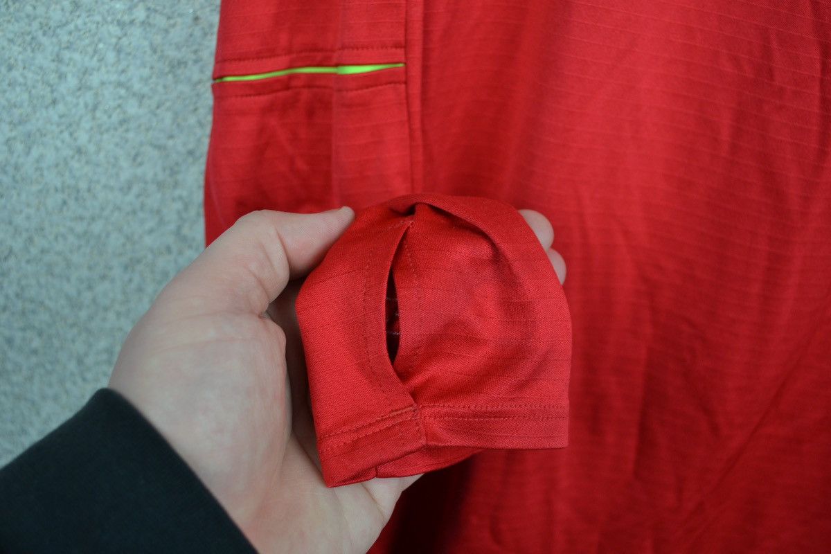 New Balance Liverpool New Balance Football Sweatshirt Soccer Size US M / EU 48-50 / 2 - 8 Thumbnail