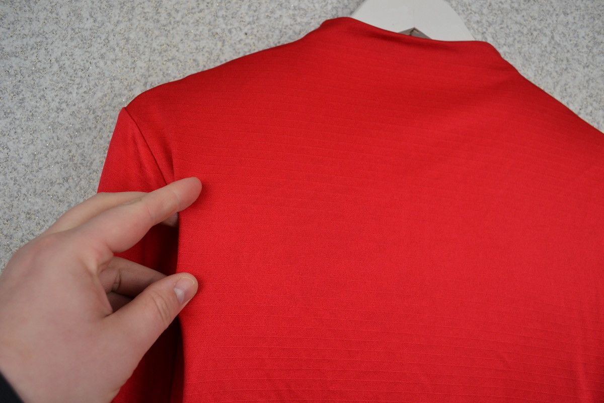 New Balance Liverpool New Balance Football Sweatshirt Soccer Size US M / EU 48-50 / 2 - 9 Thumbnail