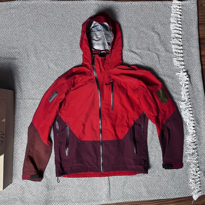 Arcteryx store xcr jacket